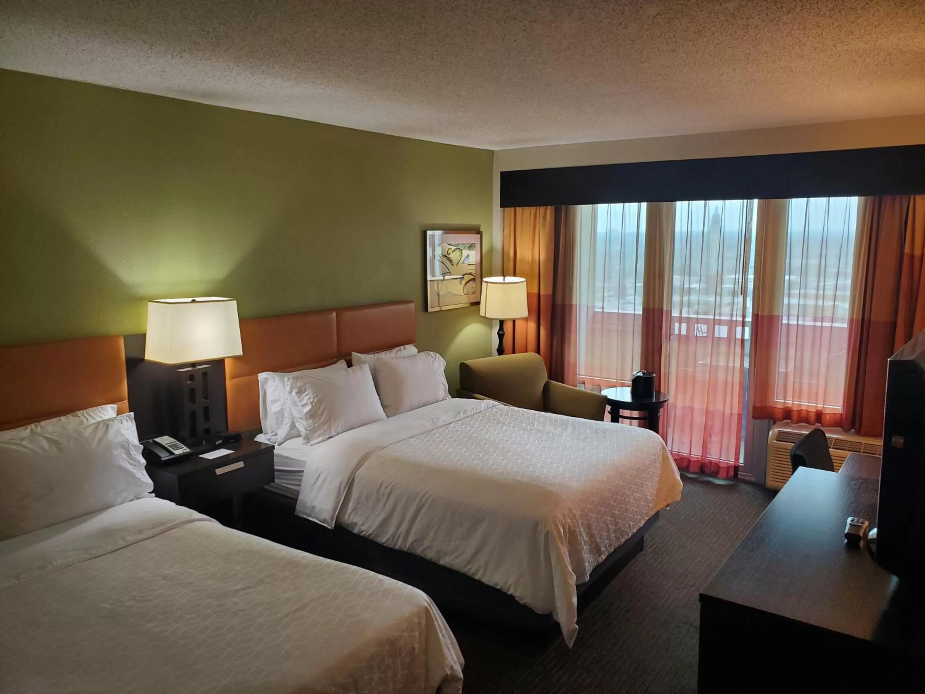 Bed in 17 West Hotel, Ascend Hotel Collection