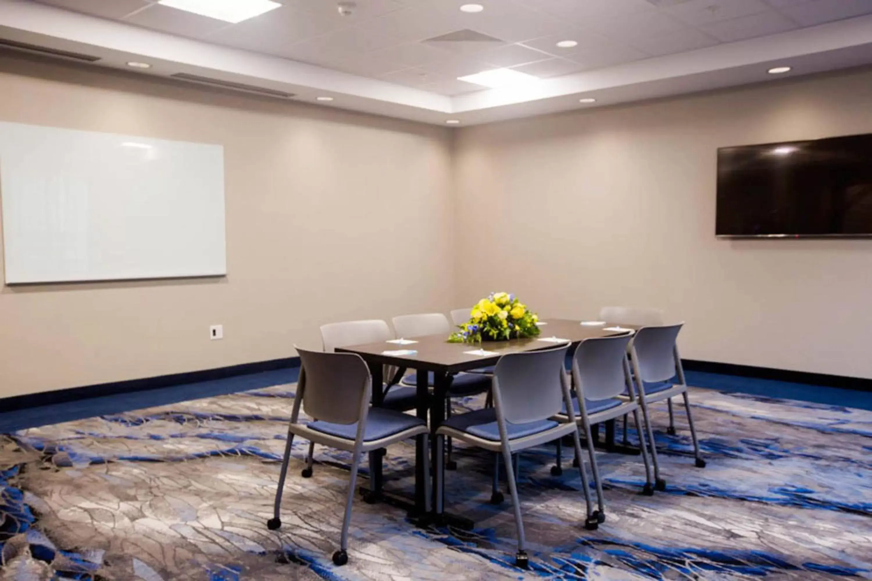 Meeting/conference room in Fairfield Inn & Suites by Marriott Philadelphia Broomall/Newtown Square