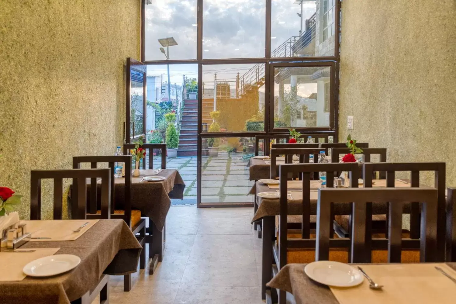 Restaurant/Places to Eat in The Walnut Creek Restaurant/Places to Eat in The Walnut Creek