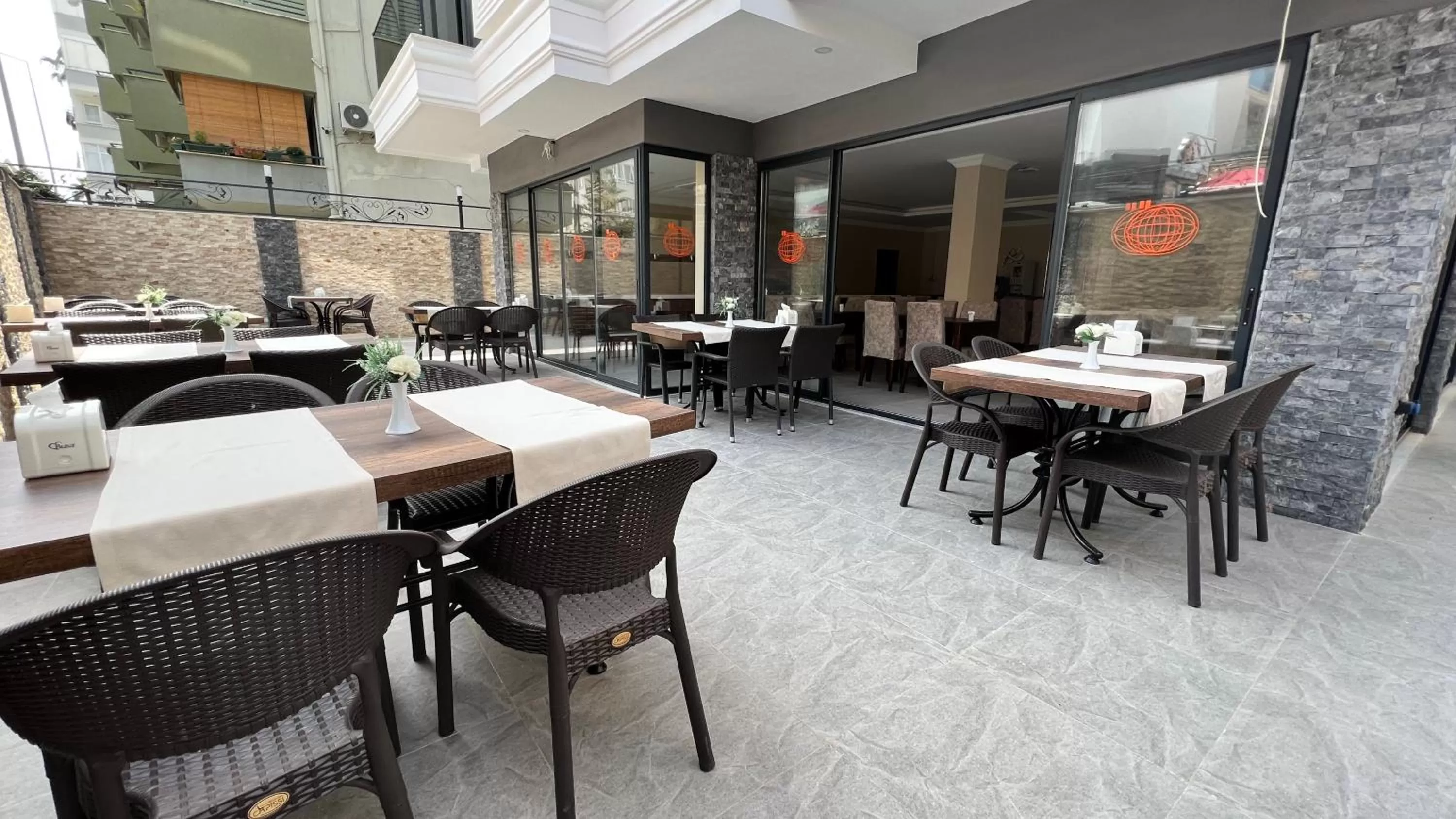 Restaurant/Places to Eat in Ozcan Hotel