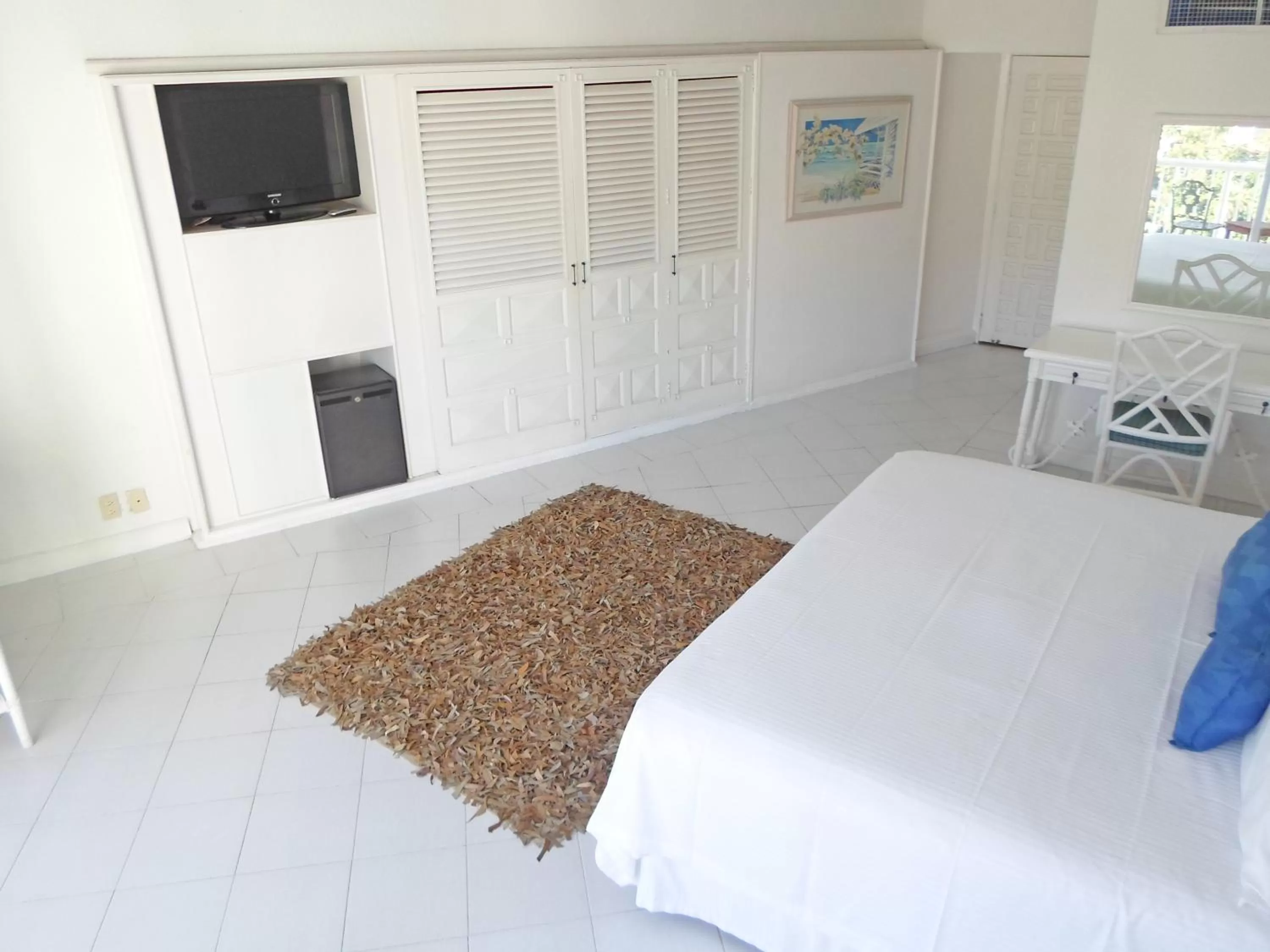 Photo of the whole room, Room Photo in Calinda Beach Acapulco