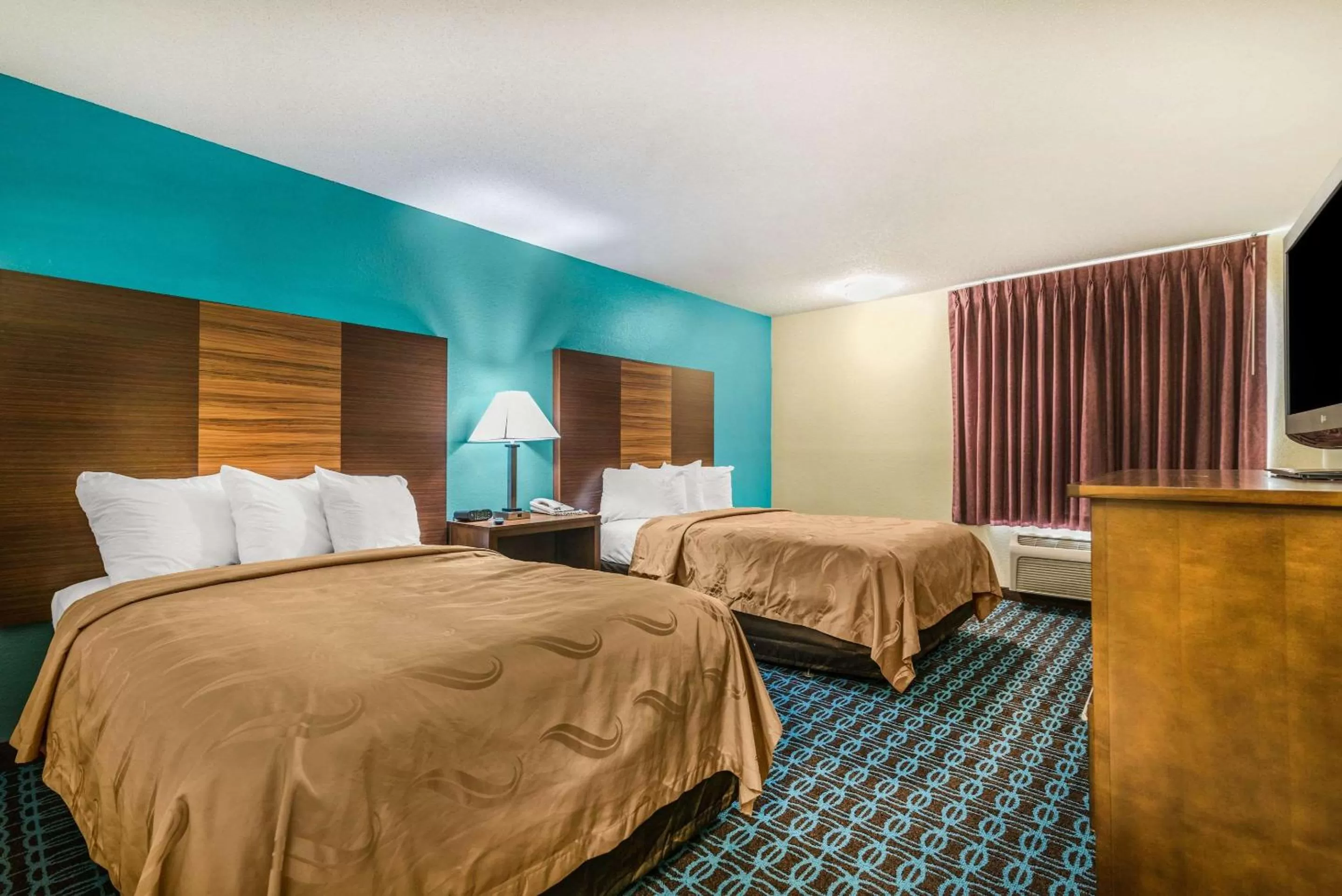 Photo of the whole room, Bed in Quality Inn Loudon-Concord
