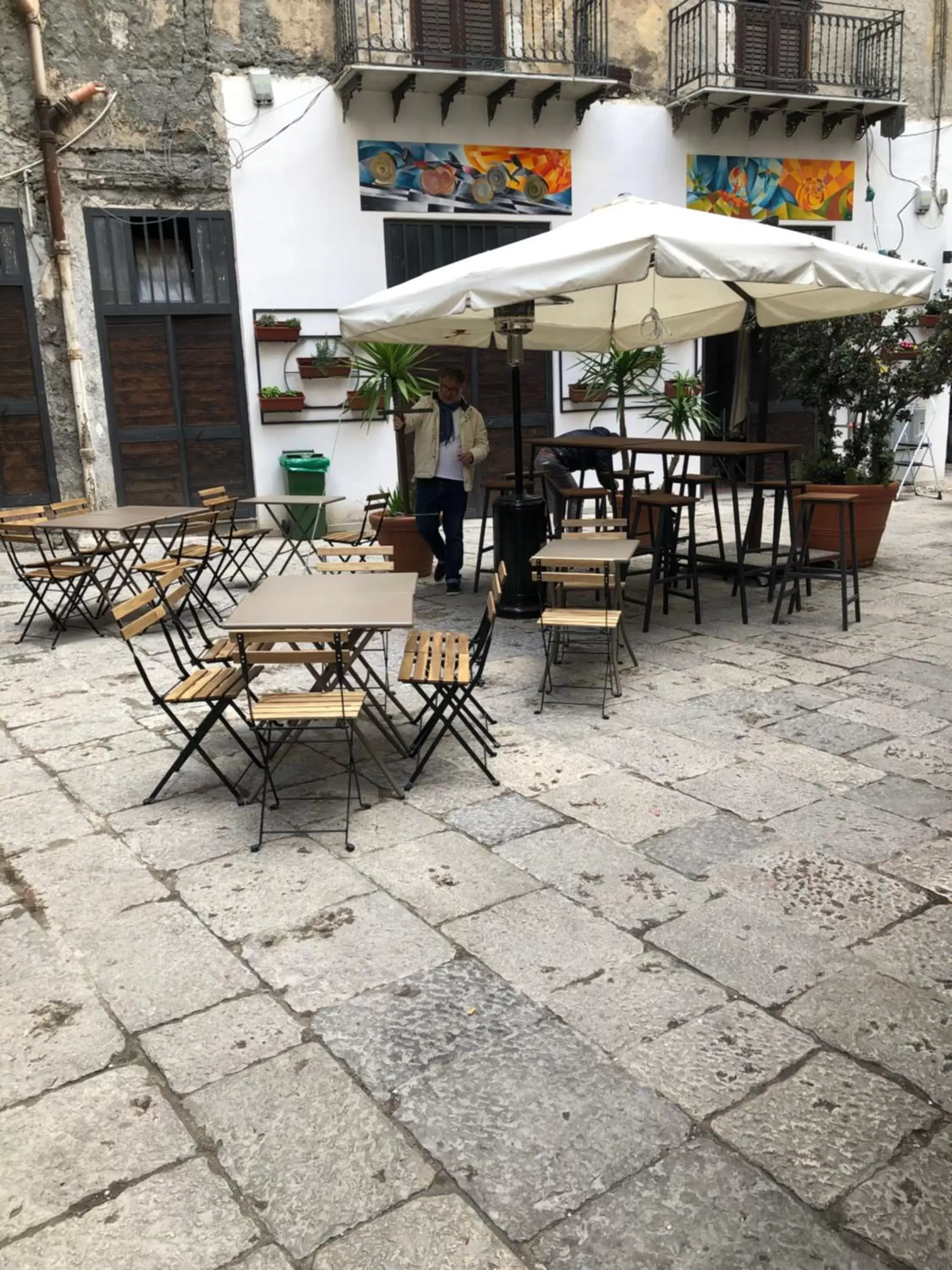 Restaurant/Places to Eat in Reginella B&B Palermo