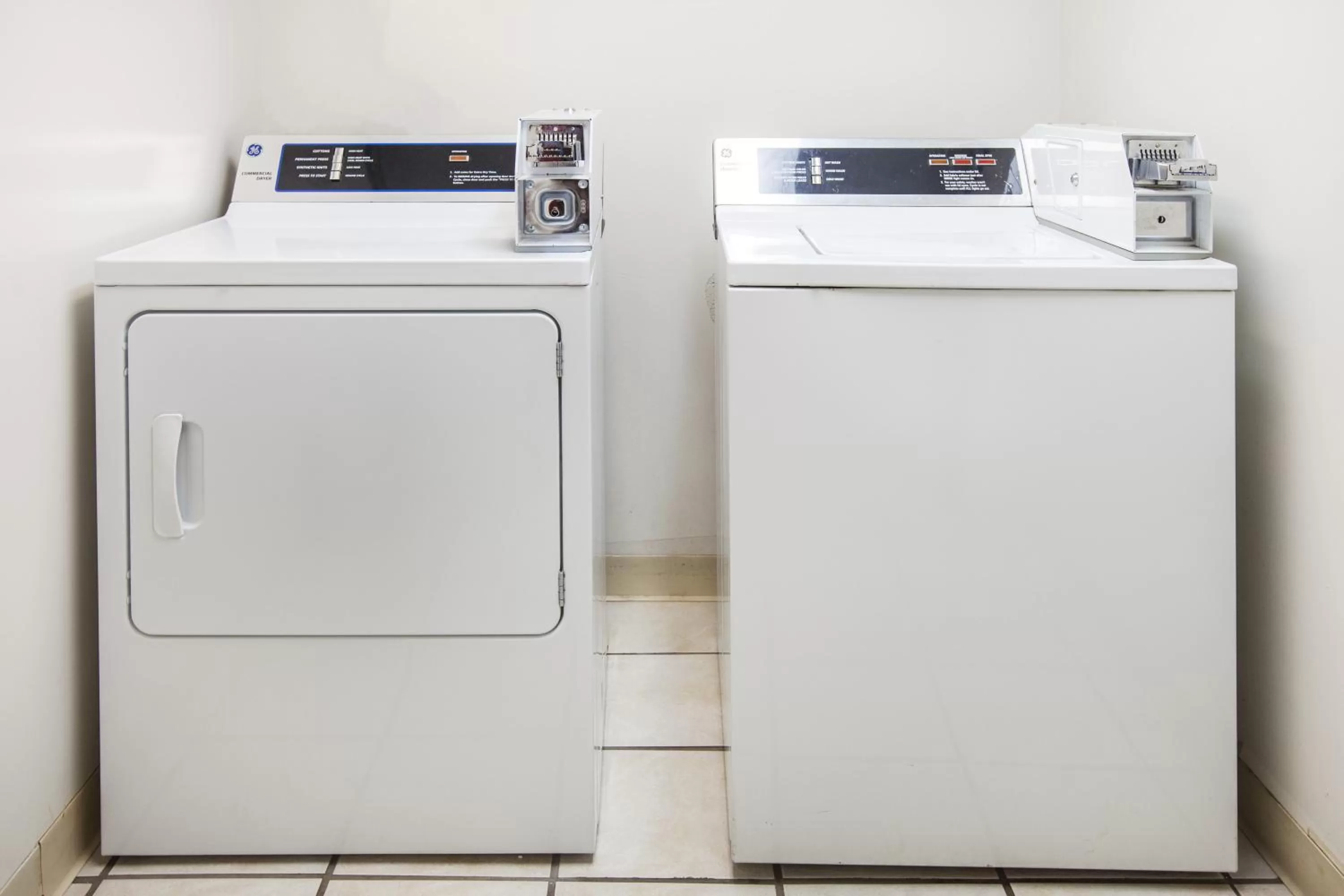 Super 8 by Wyndham Clinton