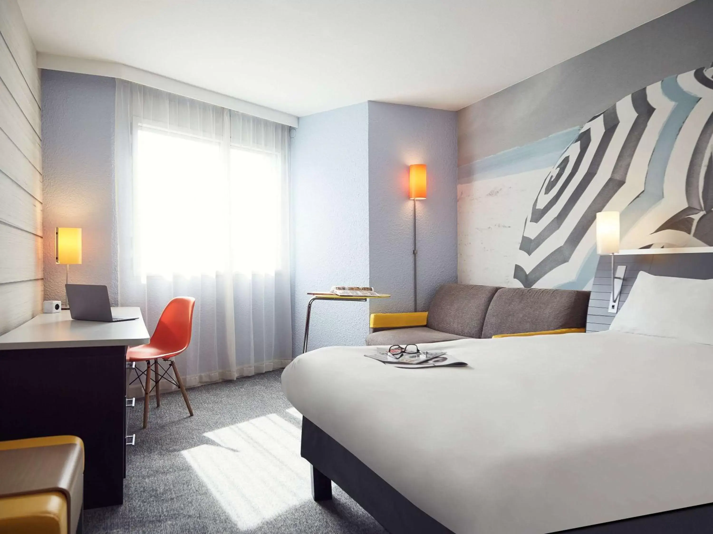 Photo of the whole room, Bed in Ibis styles Toulon la Seyne sur Mer Photo of the whole room, Bed in Ibis styles Toulon la Seyne sur Mer