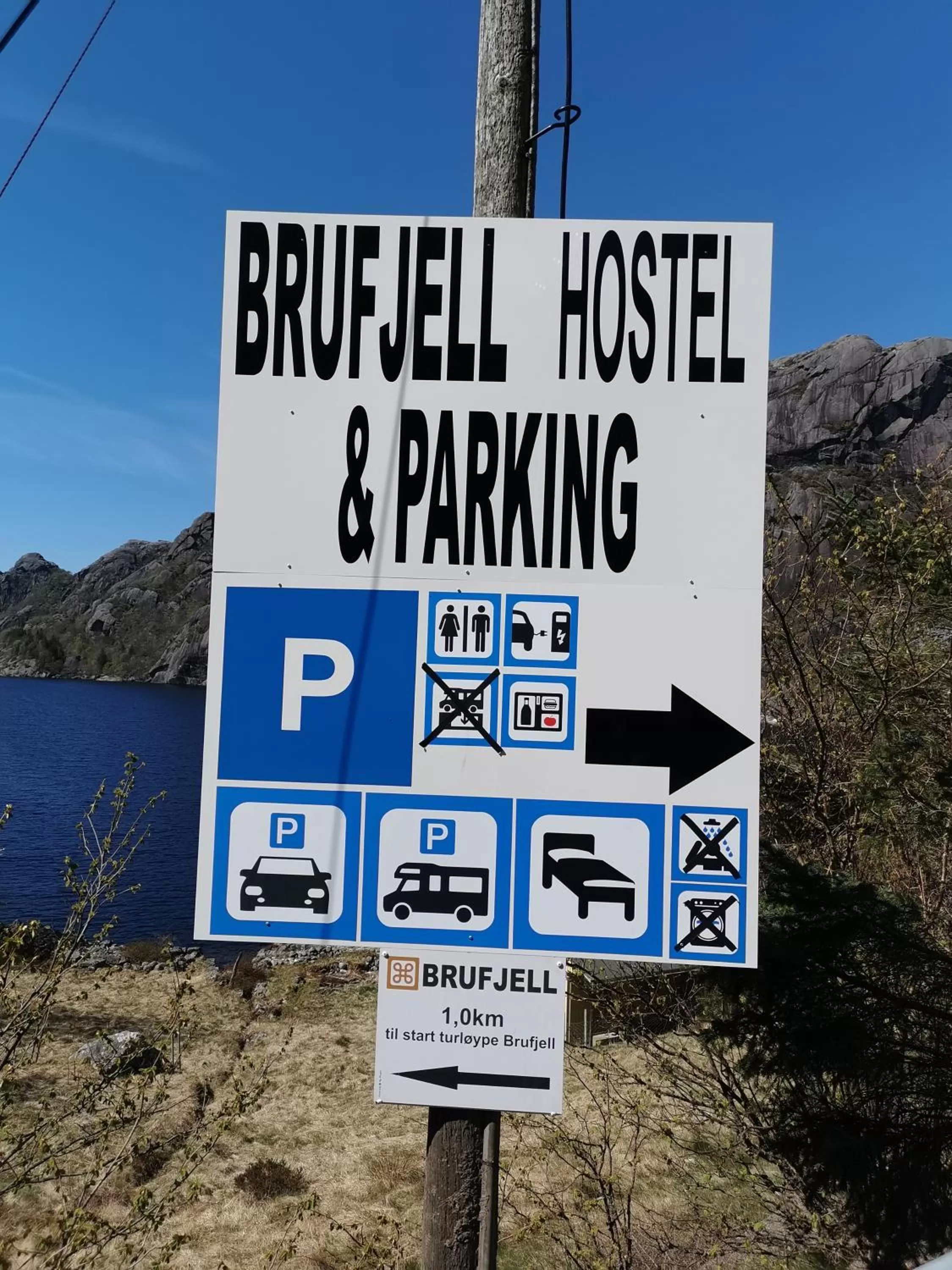 Logo/Certificate/Sign in Brufjell Hostel & Parking
