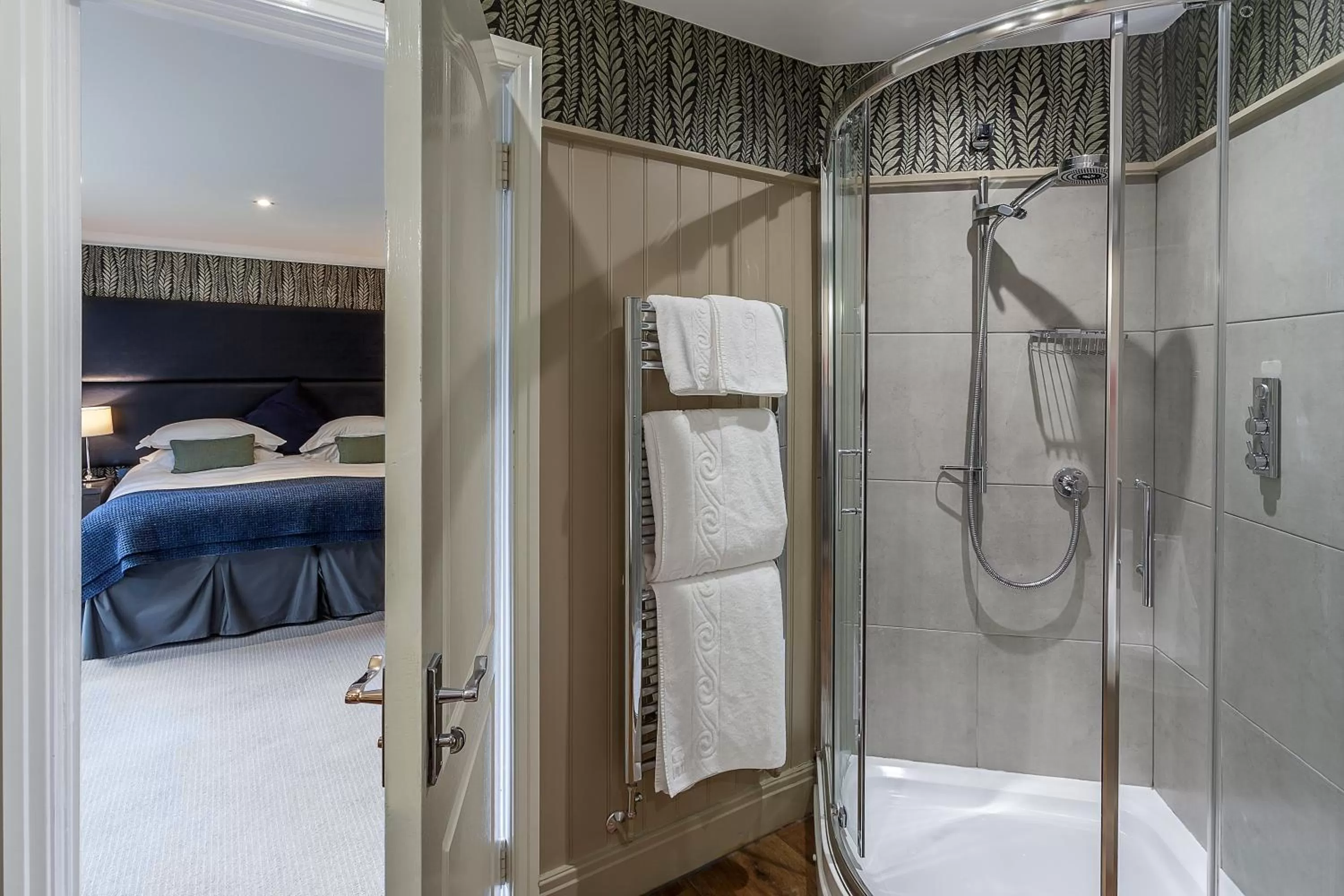 Bathroom, Bed in Langdale Hotel & Spa