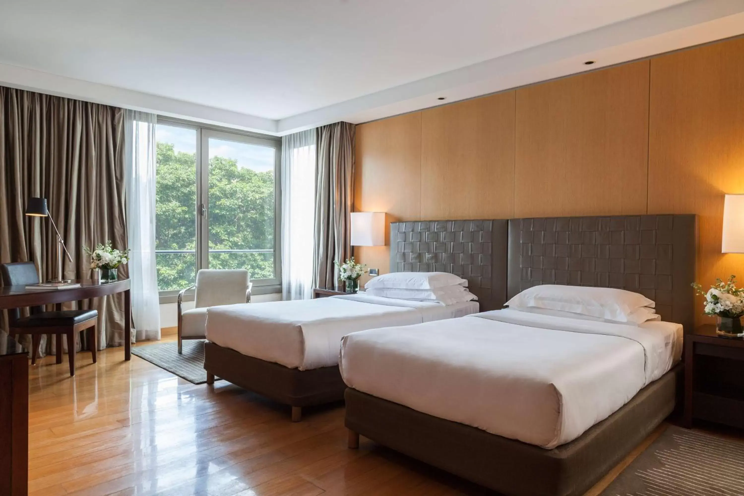 Photo of the whole room, Bed in Palacio Duhau - Park Hyatt Buenos Aires