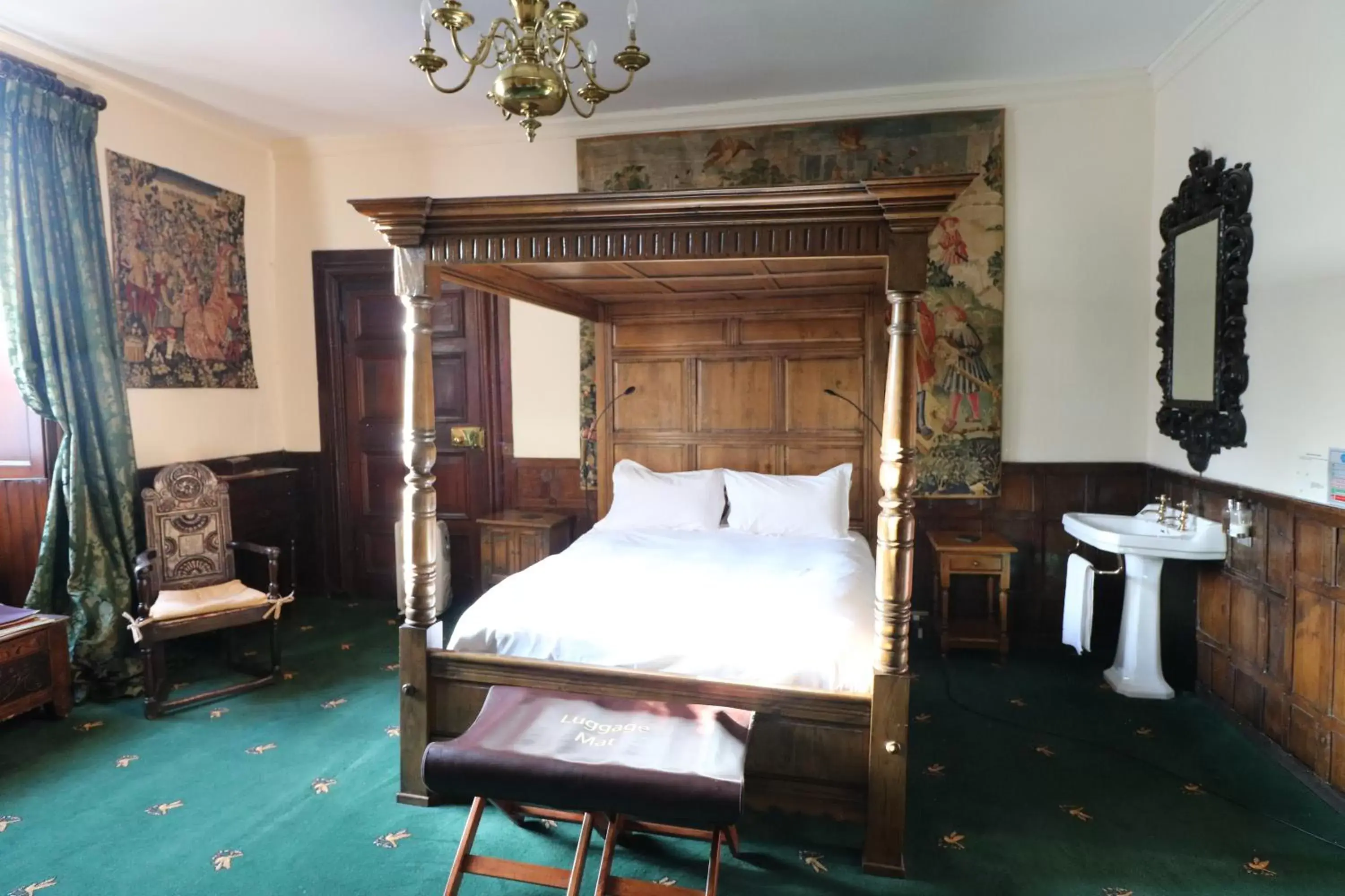 Bedroom, Bed in Appleby Castle