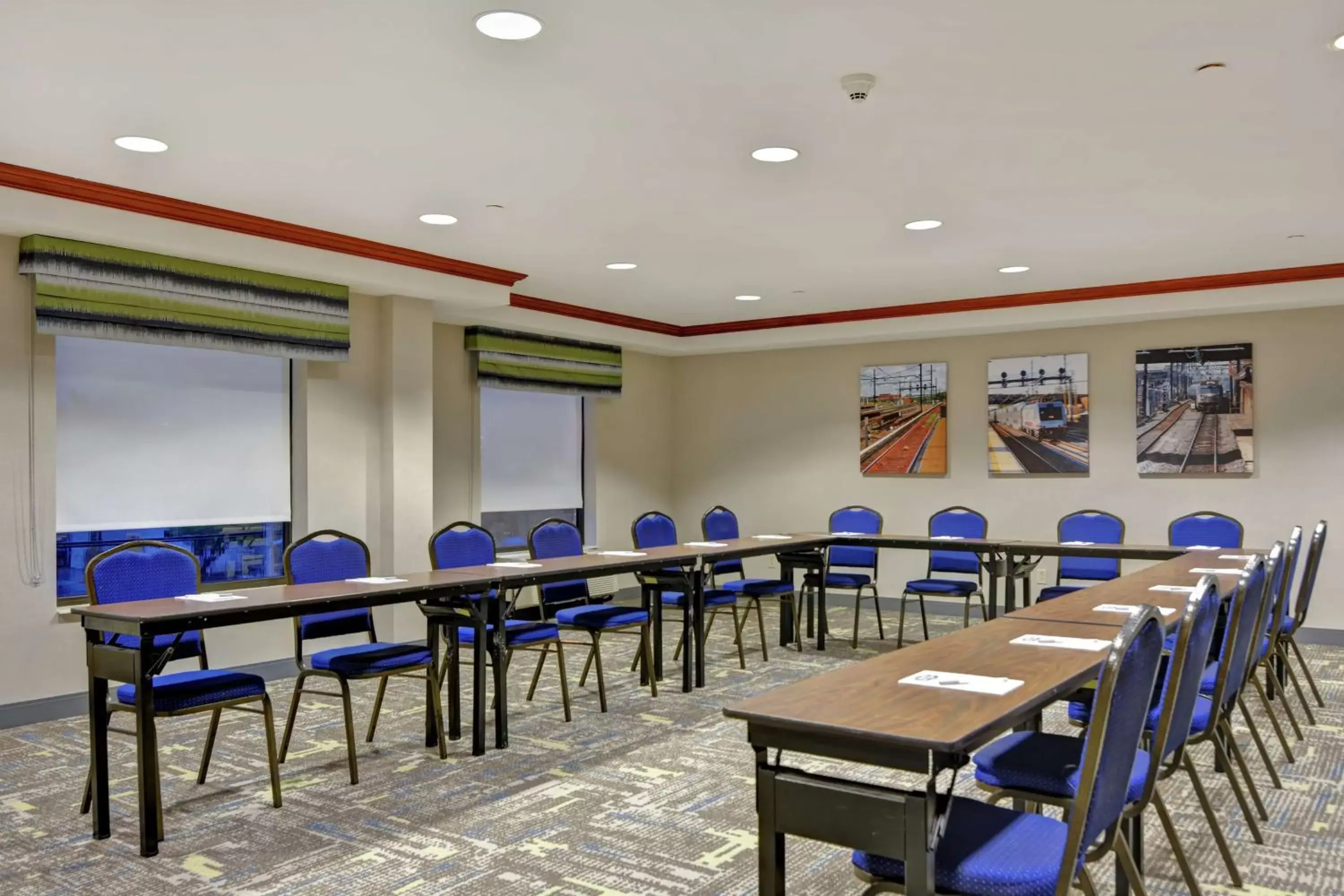 Meeting/conference room in Hampton Inn & Suites Newark-Harrison-Riverwalk