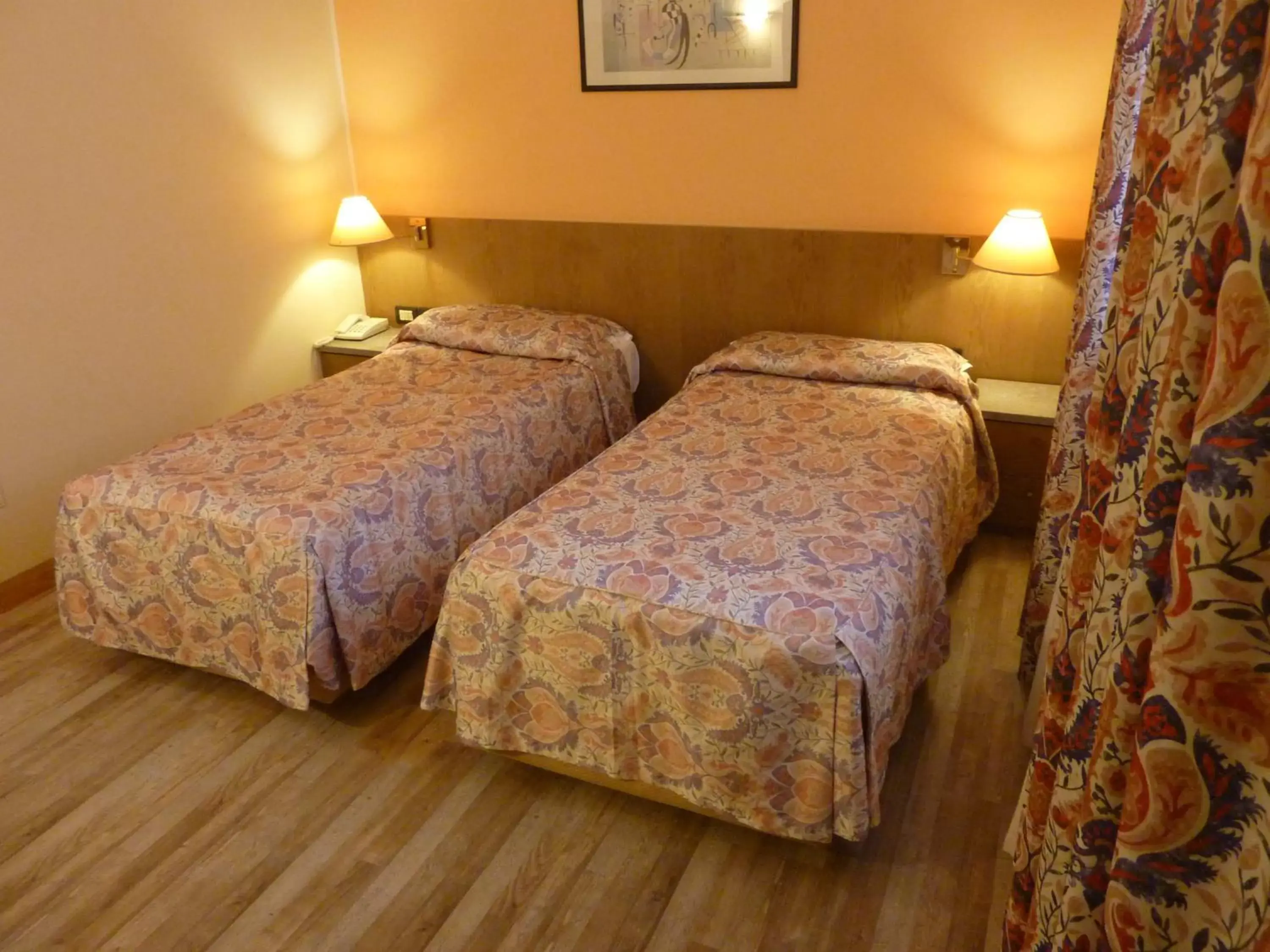 Bedroom, Bed in Hotel Raffaello