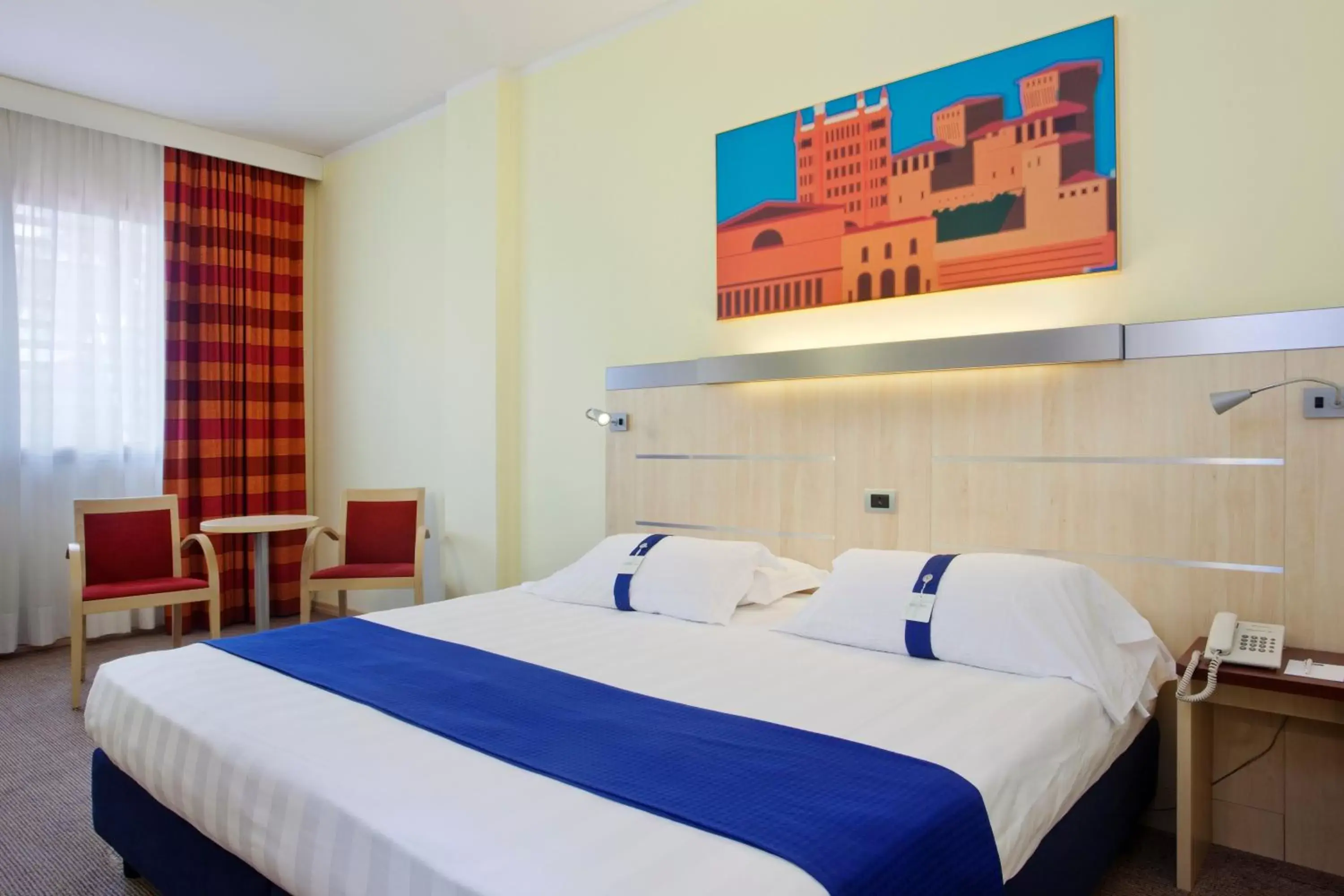 Photo of the whole room, Bed in Holiday Inn Express Parma, an IHG Hotel