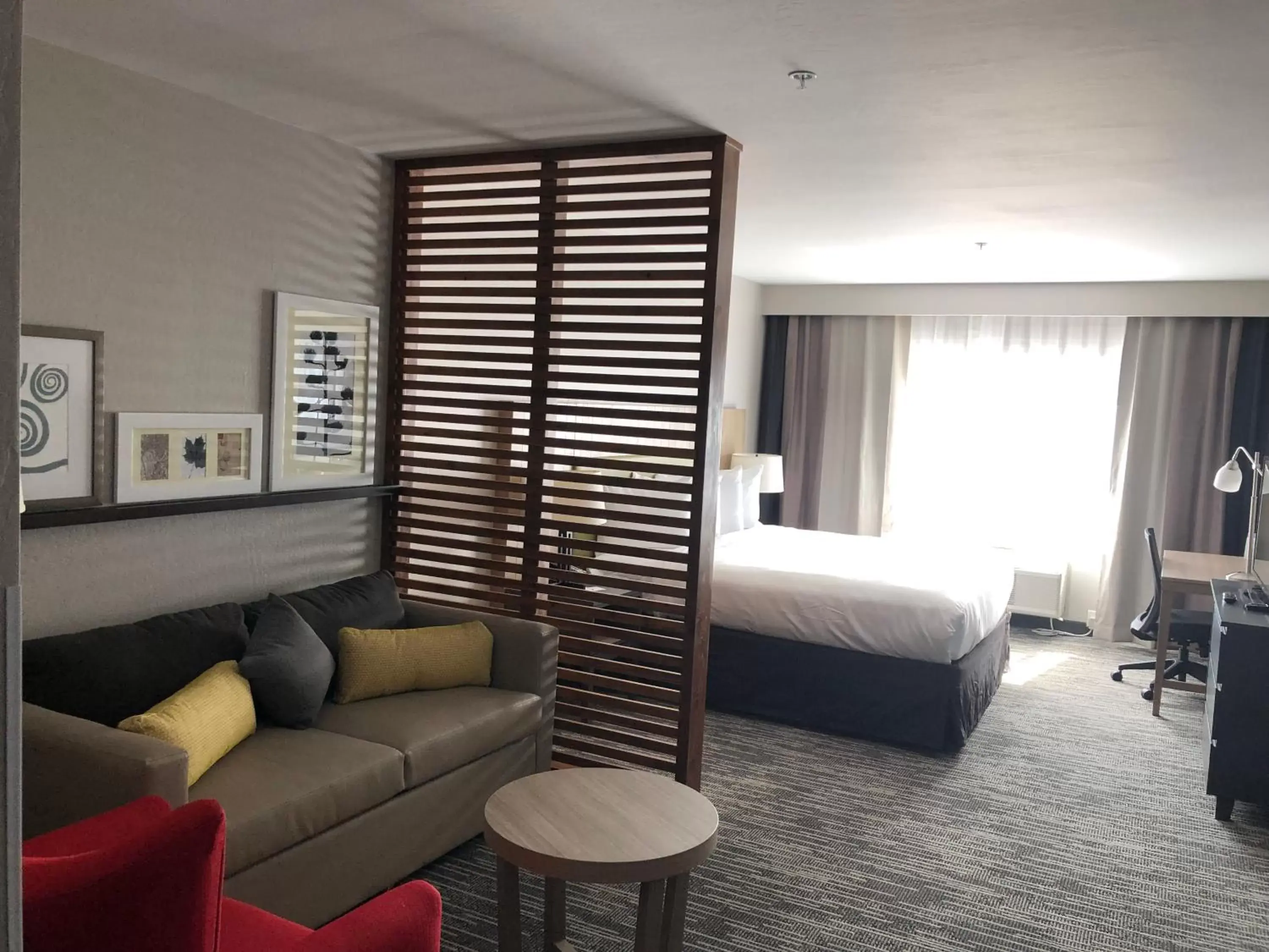 King Studio Suite with Sofa Bed - Non-Smoking in Country Inn & Suites by Radisson, Flagstaff Downtown, AZ King Studio Suite with Sofa Bed - Non-Smoking in Country Inn & Suites by Radisson, Flagstaff Downtown, AZ