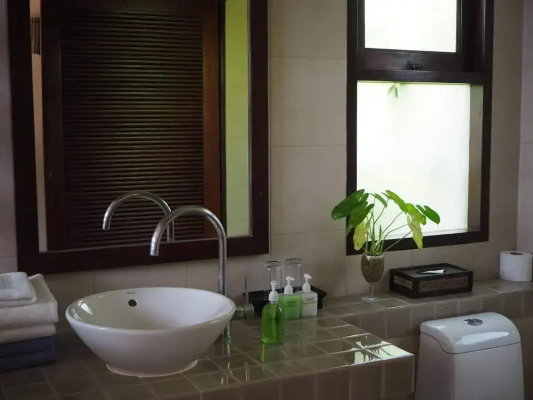 Toilet, Bathroom in Baan KanTiang See Villas - SHA Extra Plus