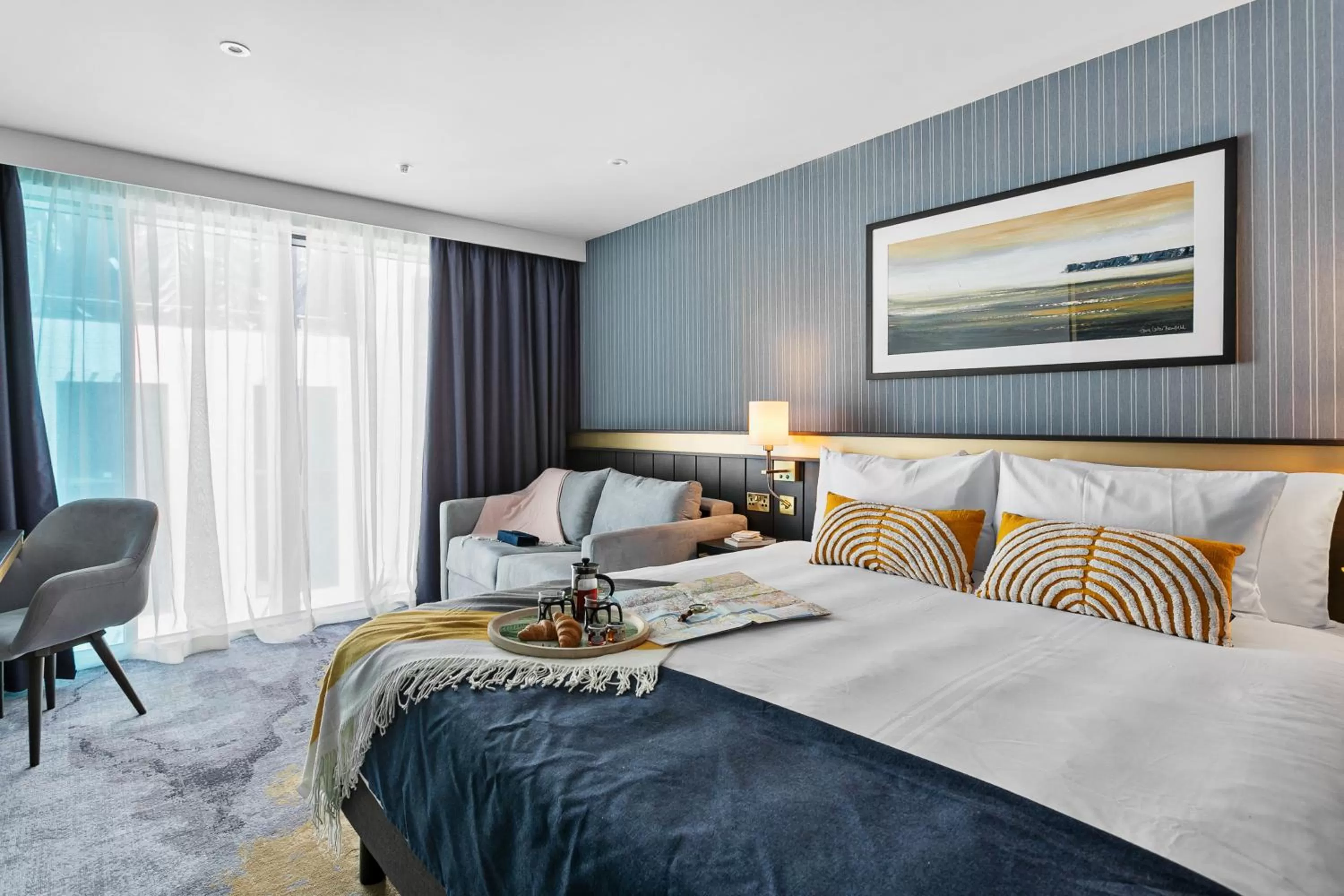 Property building, Bed in Mercure Paignton Hotel