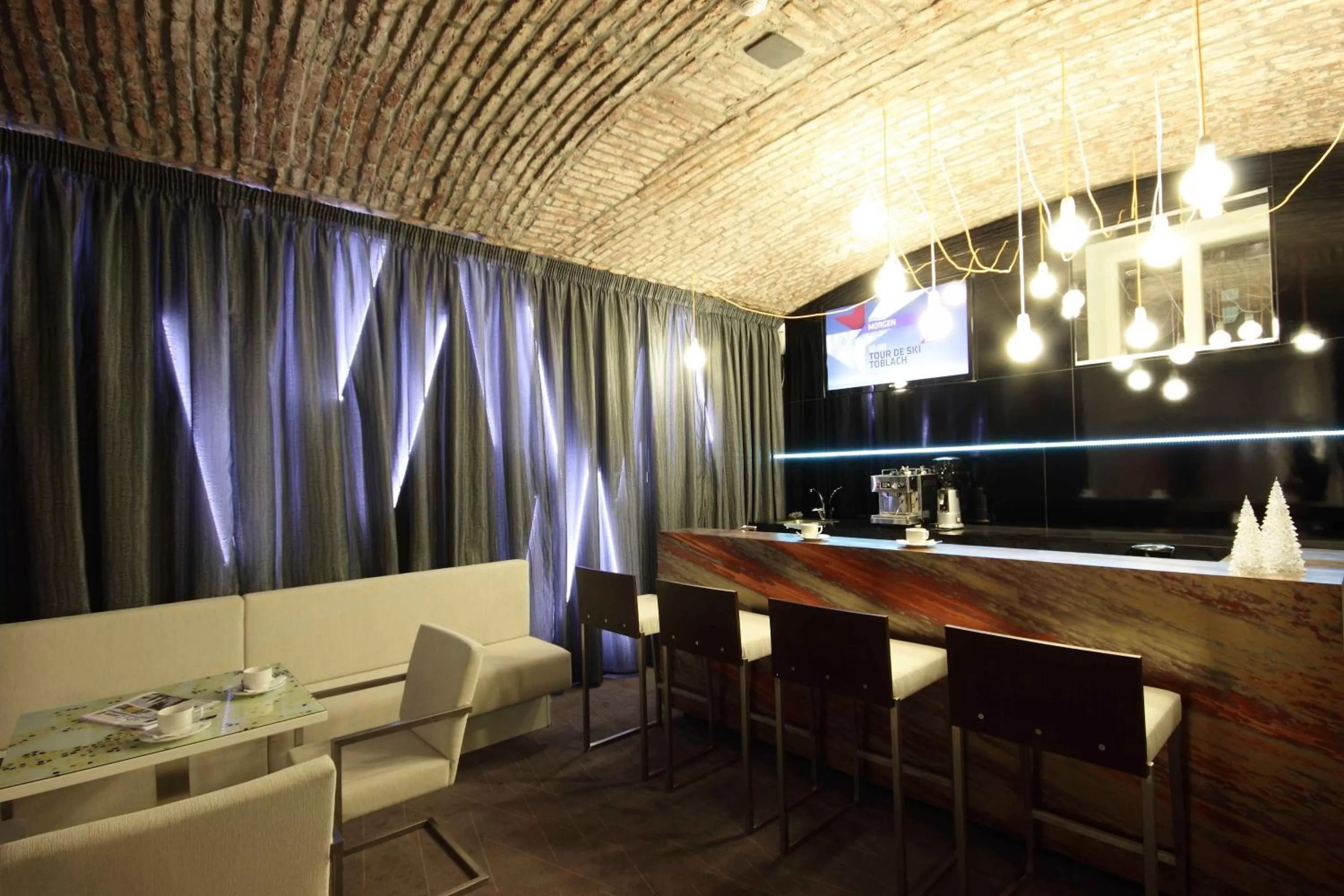 Lounge or bar in Pure White