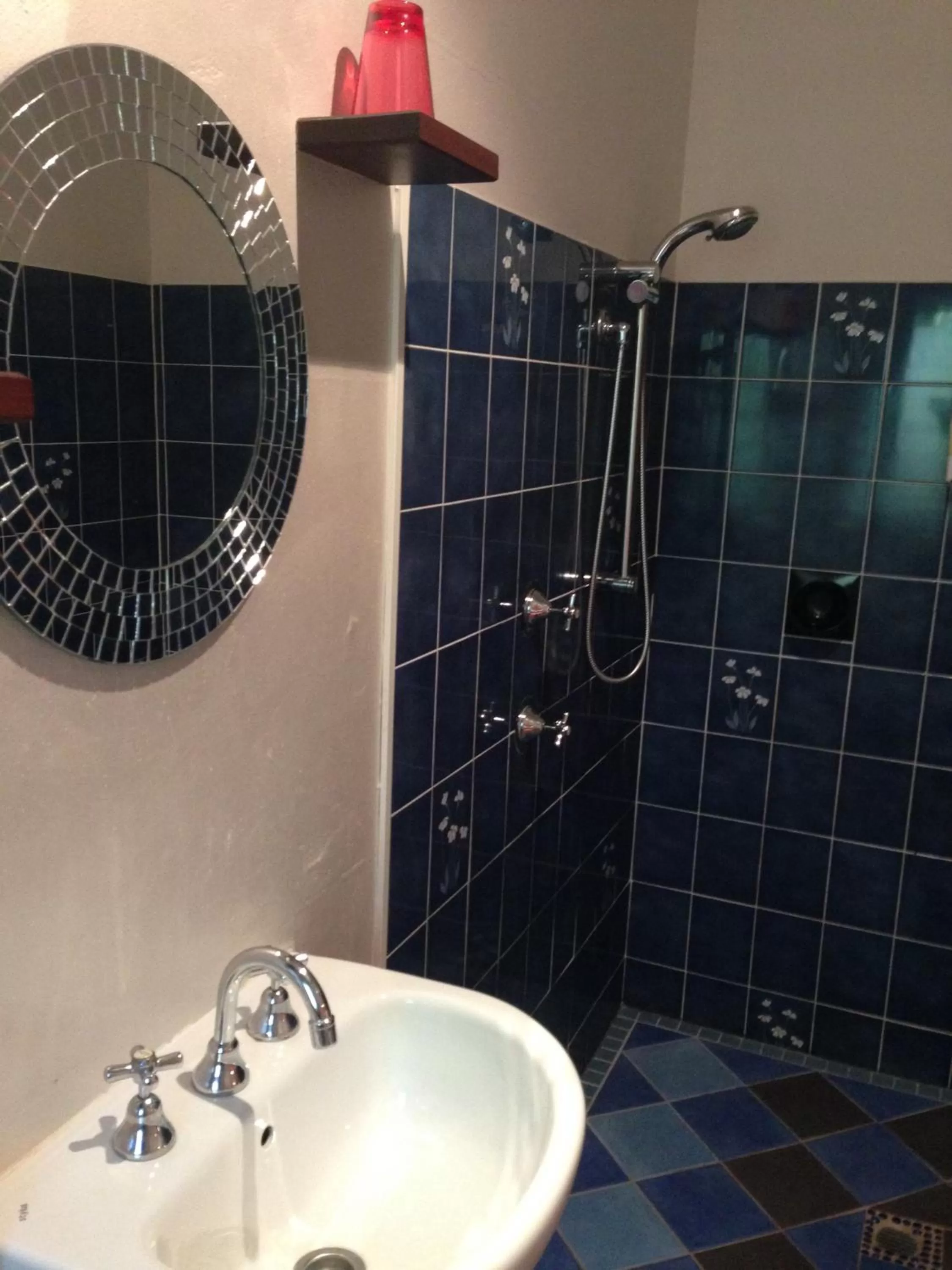 Bathroom in Pink Flamingo Resort