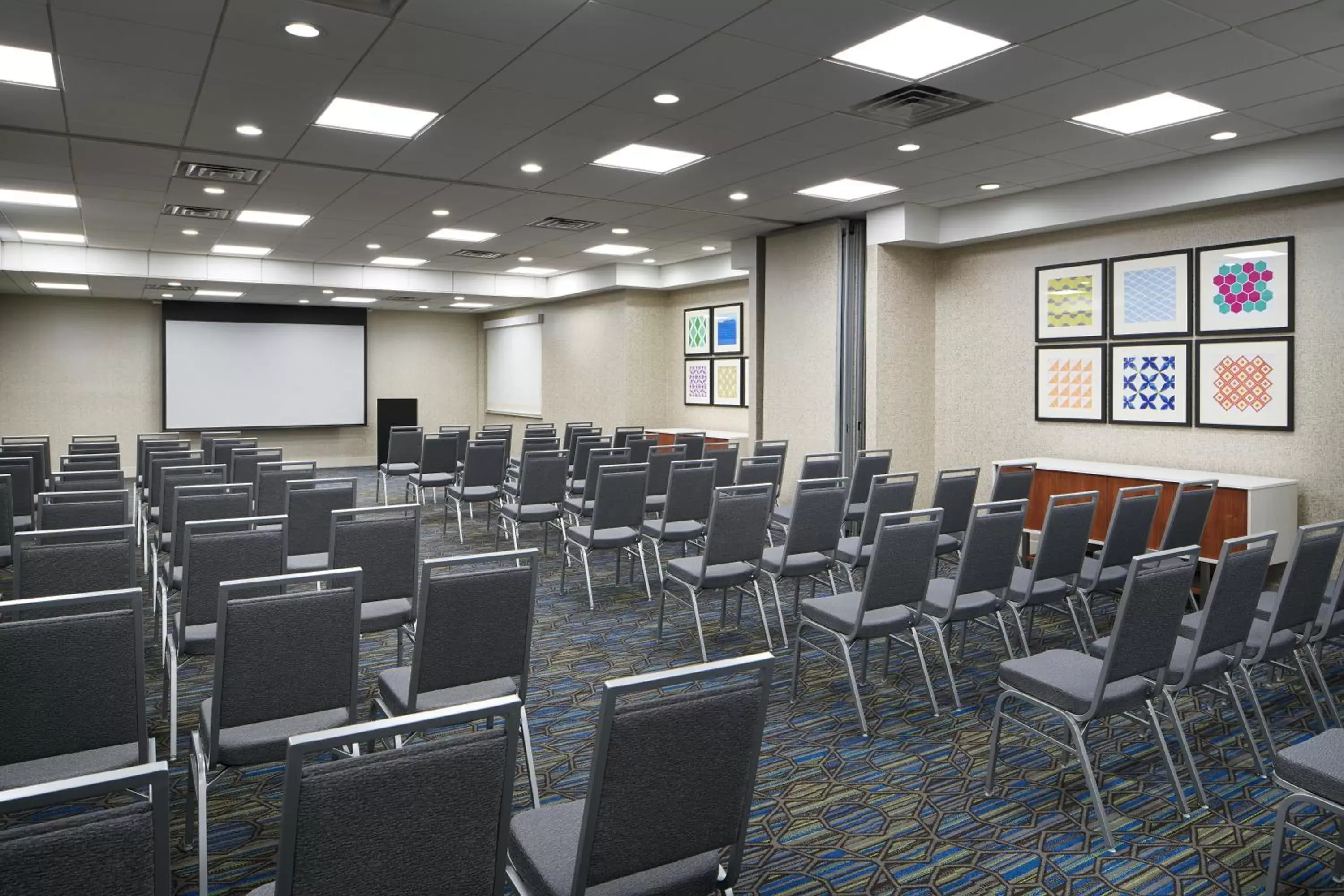 Meeting/conference room in Holiday Inn Express - Richmond Downtown, an IHG Hotel