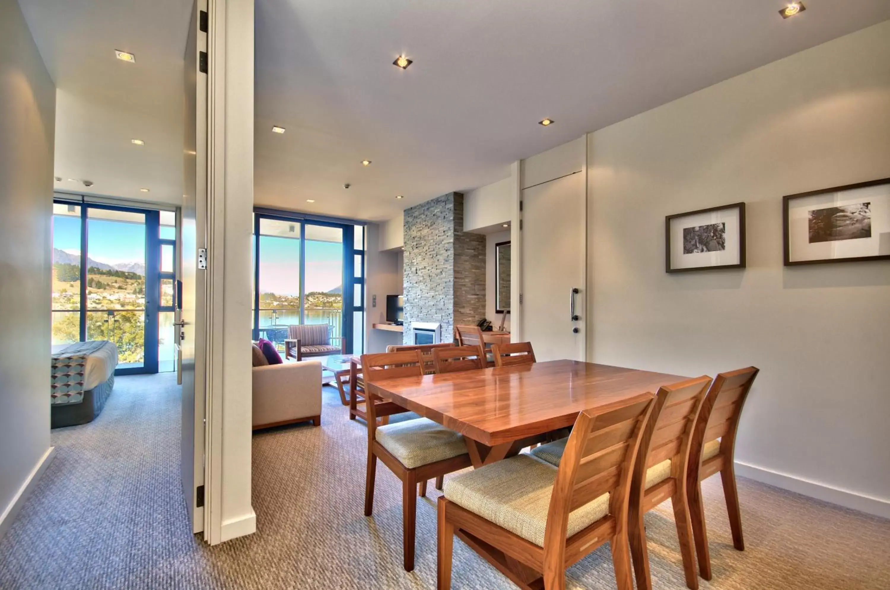 Dining Area in The Rees Hotel & Luxury Apartments