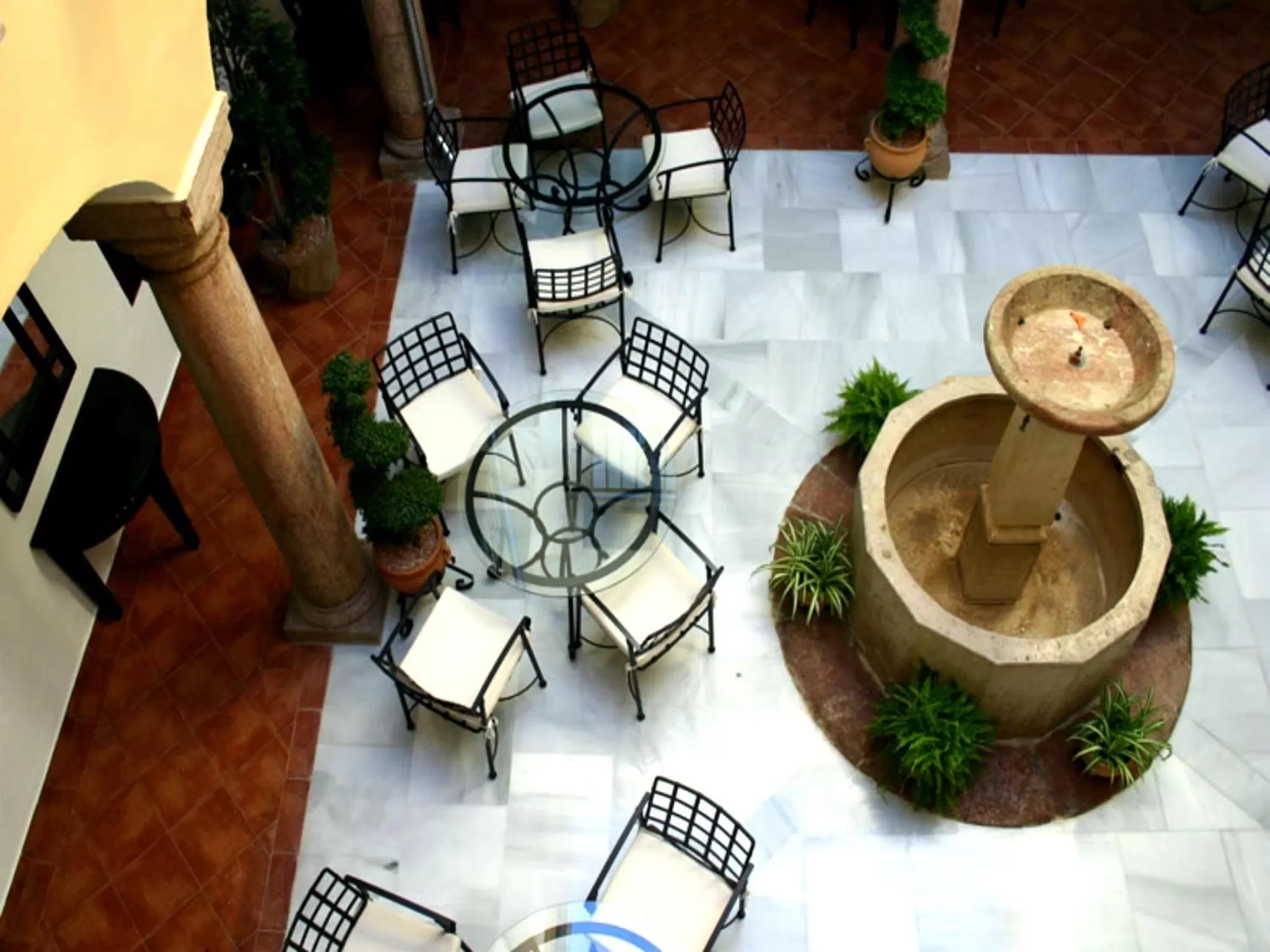 Patio in Coso Viejo
