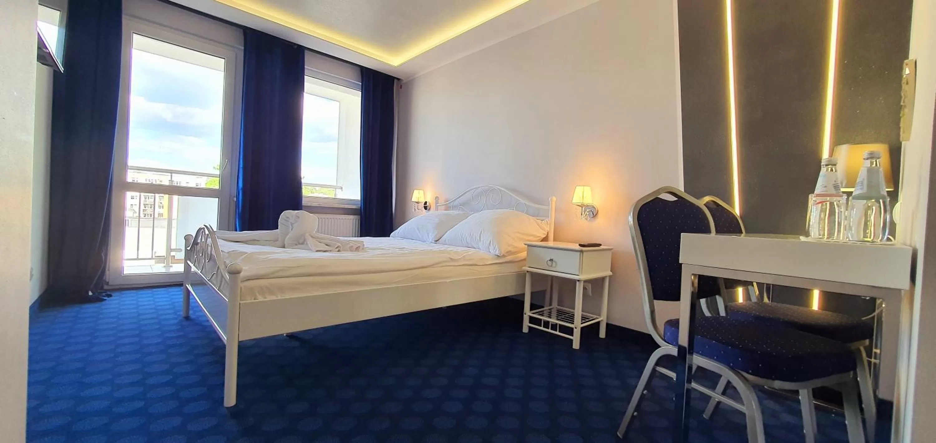 Photo of the whole room, Bed in Hotel Imperium