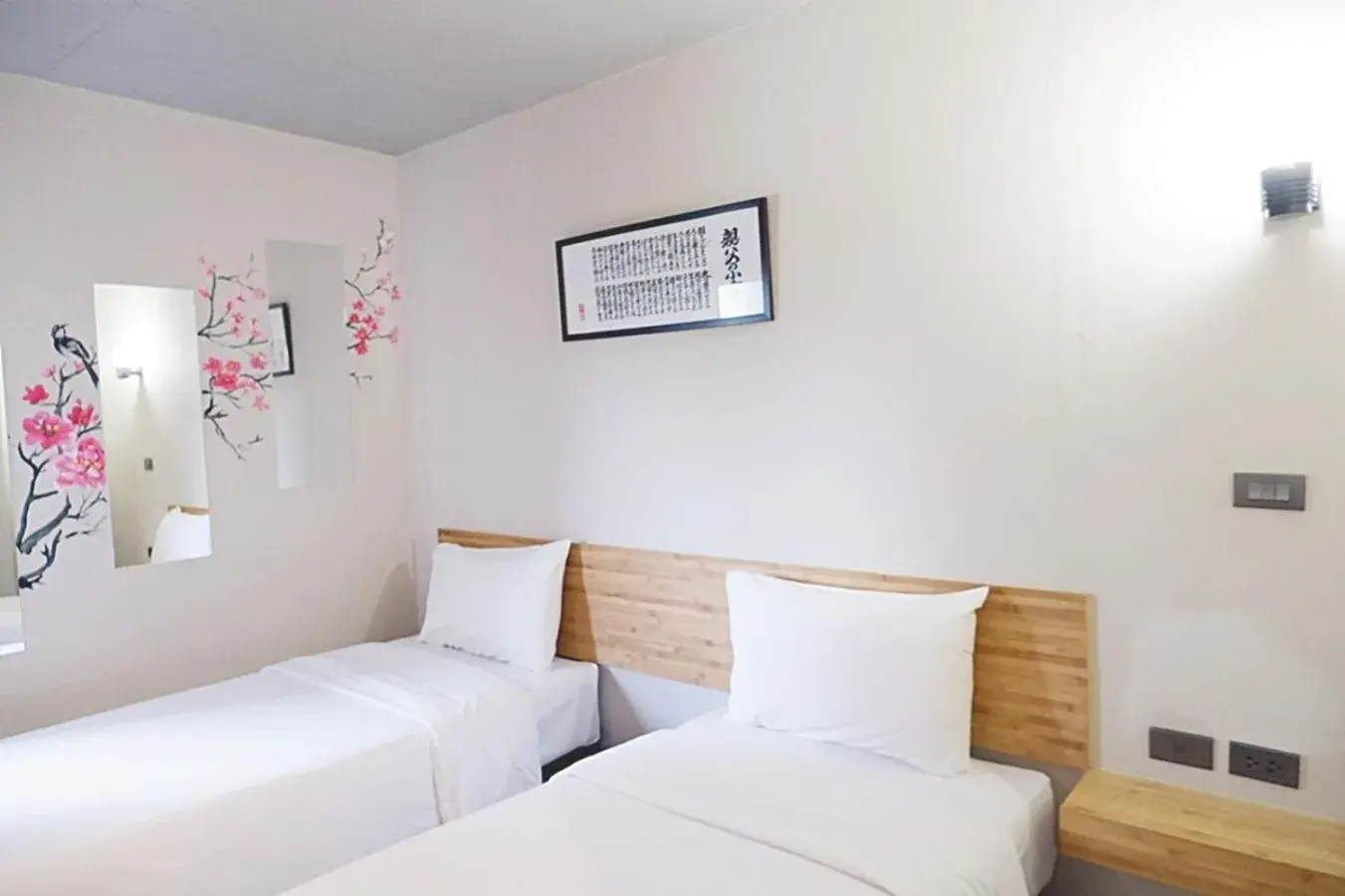 Photo of the whole room, Bed in Izen Plus Budget Hotel & Residence Photo of the whole room, Bed in Izen Plus Budget Hotel & Residence