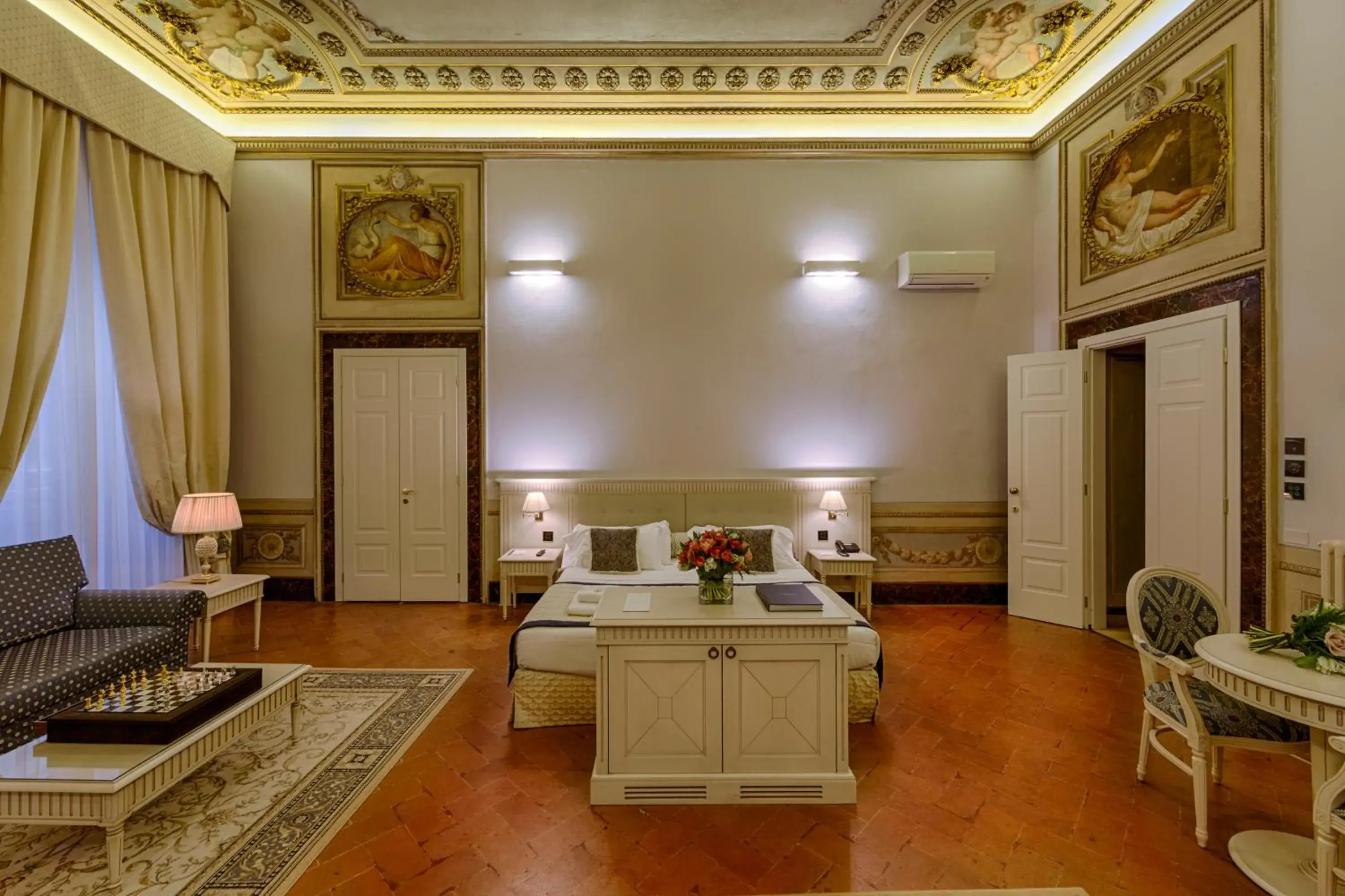 Bedroom, Seating Area in Palazzo Guicciardini