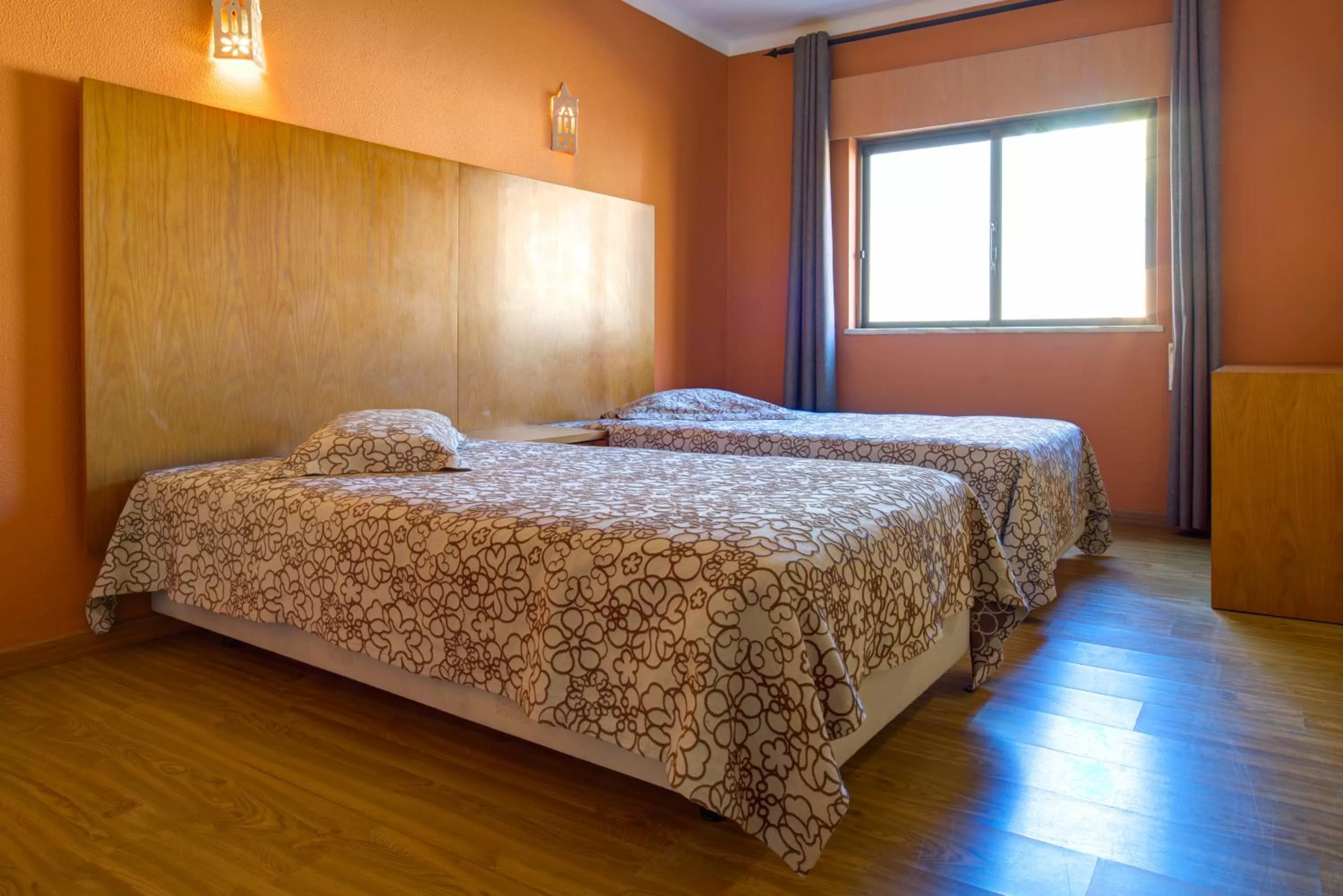 Bedroom, Bed in Choromar Apartments