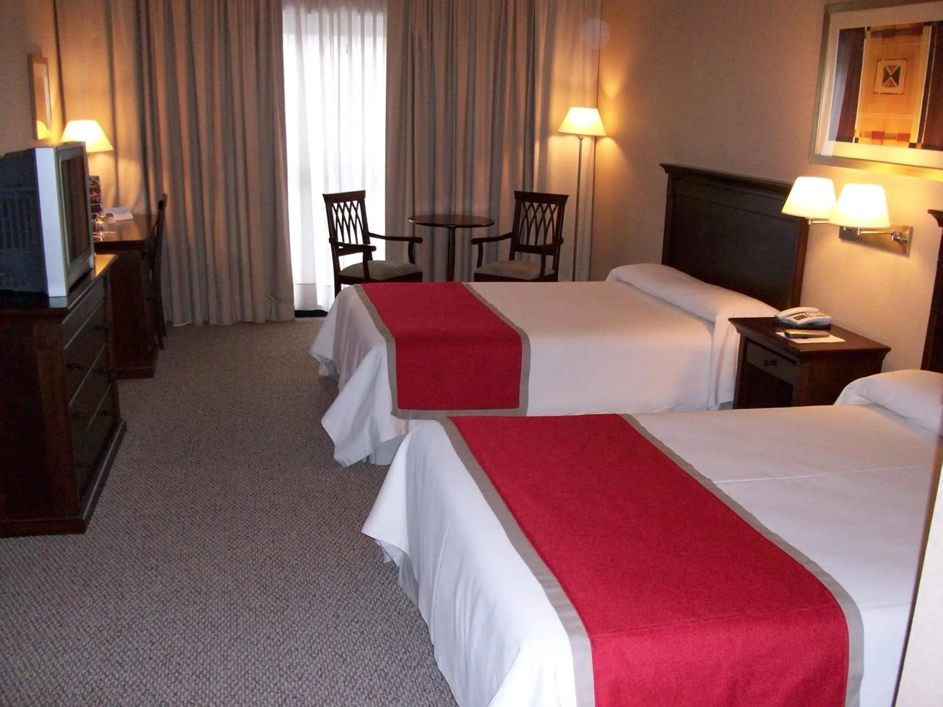 Photo of the whole room, Bed in Howard Johnson Plaza Jujuy