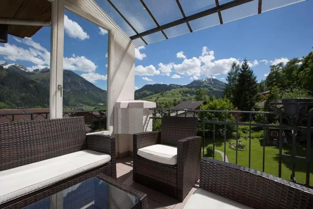 Balcony/Terrace, Mountain View in Sonnegg Hotel