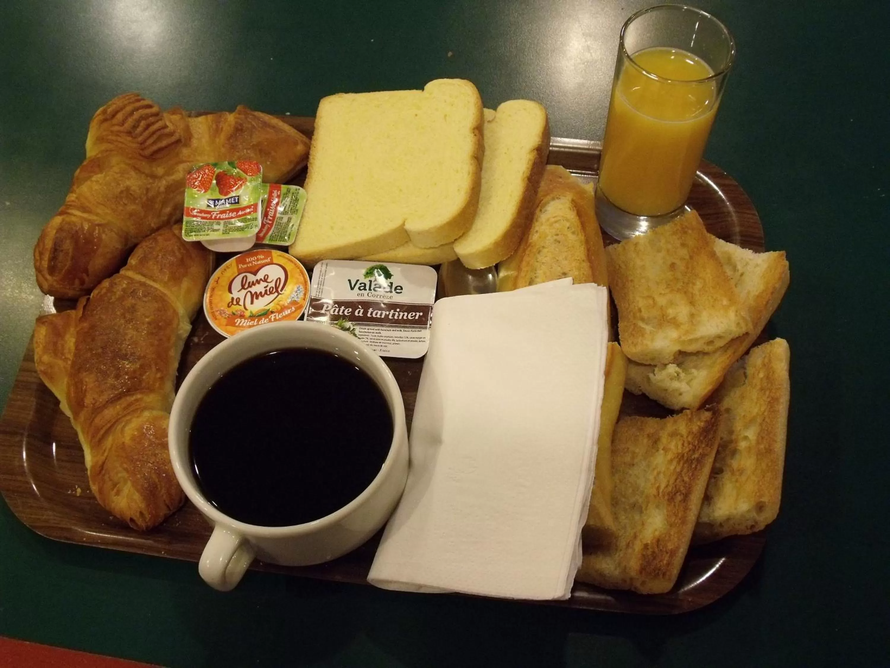 Food and drinks, Breakfast in Quick Palace Auxerre