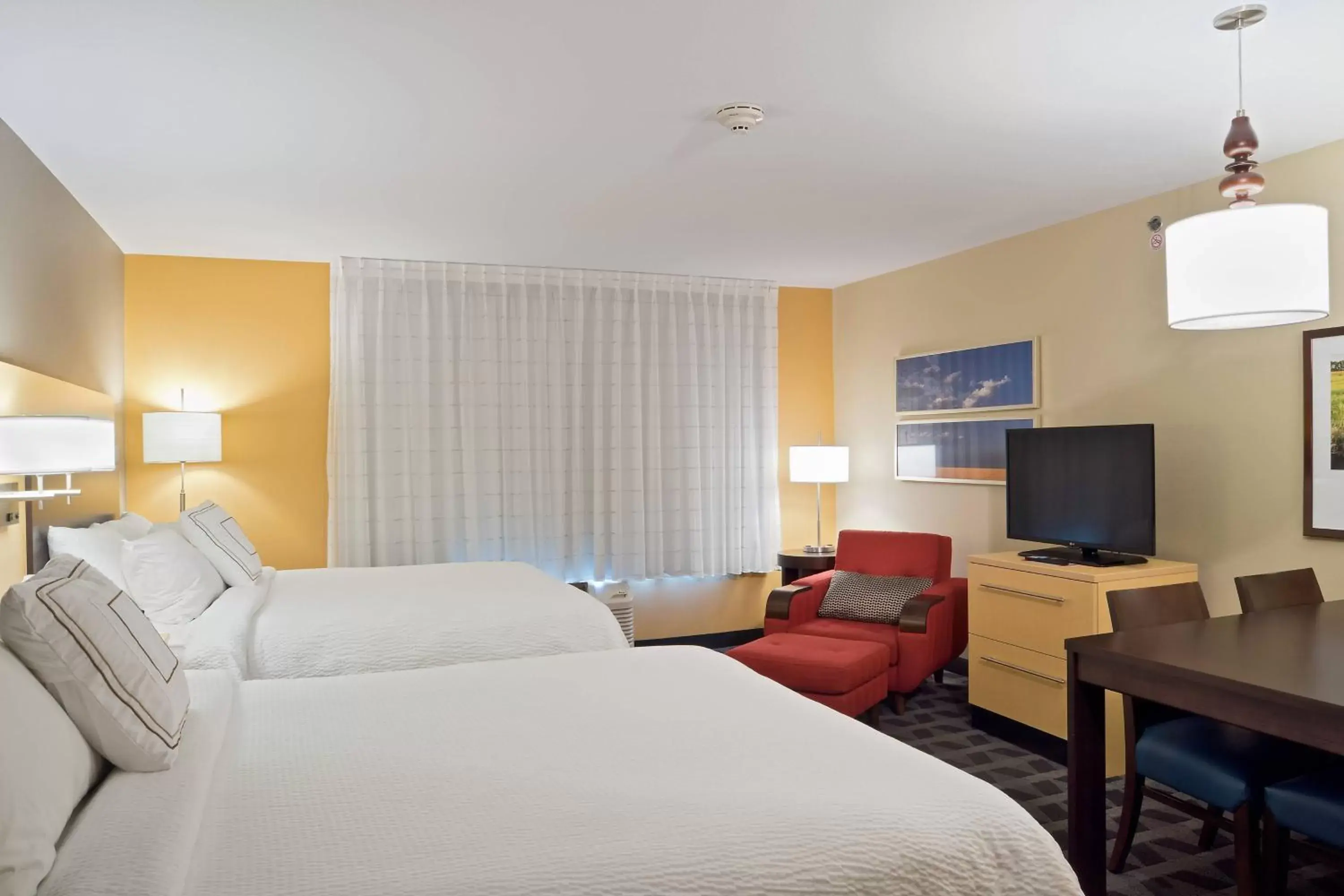 Photo of the whole room in TownePlace Suites by Marriott Garden City