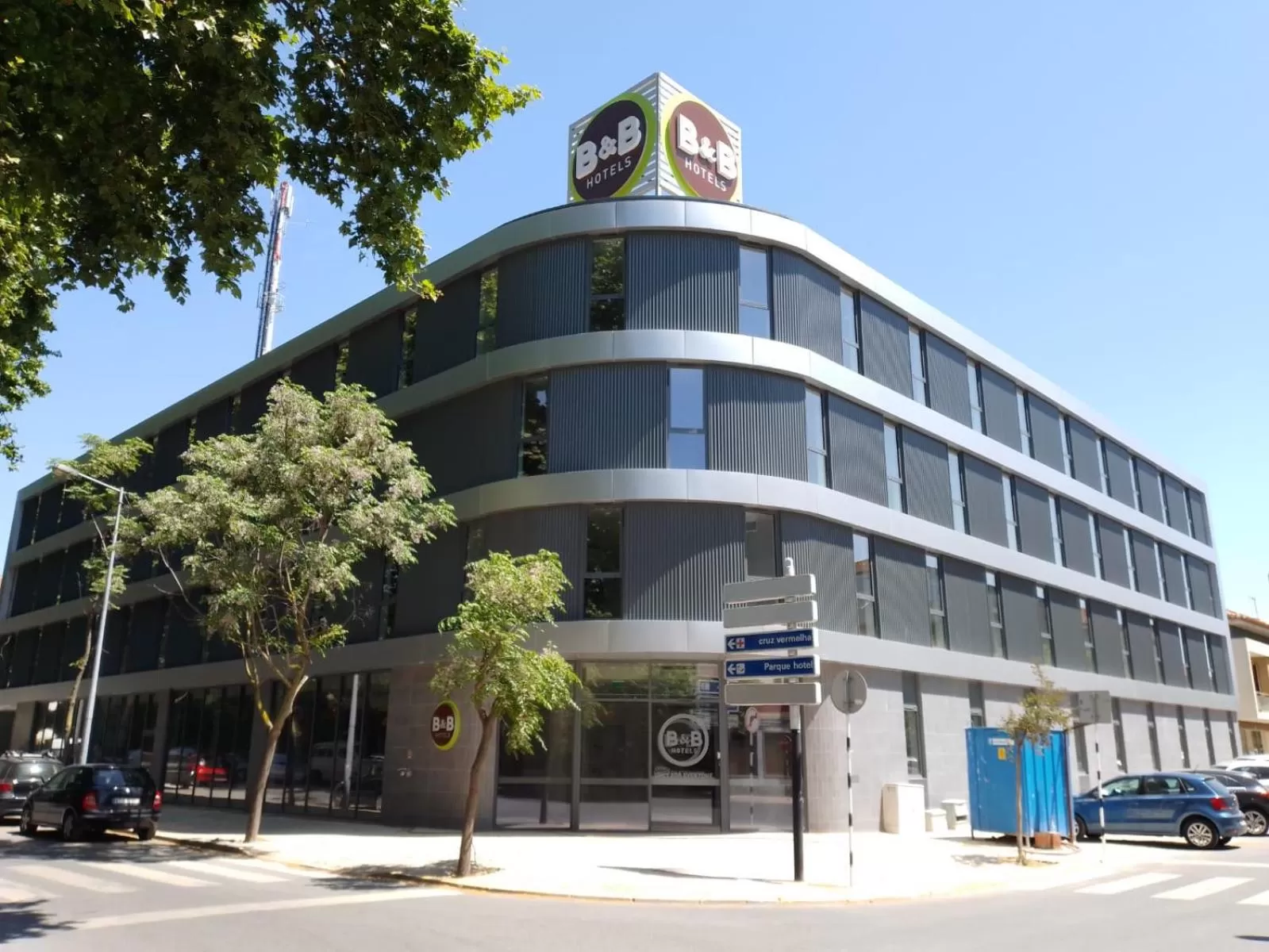 Property building in B&B HOTEL Lisboa Montijo