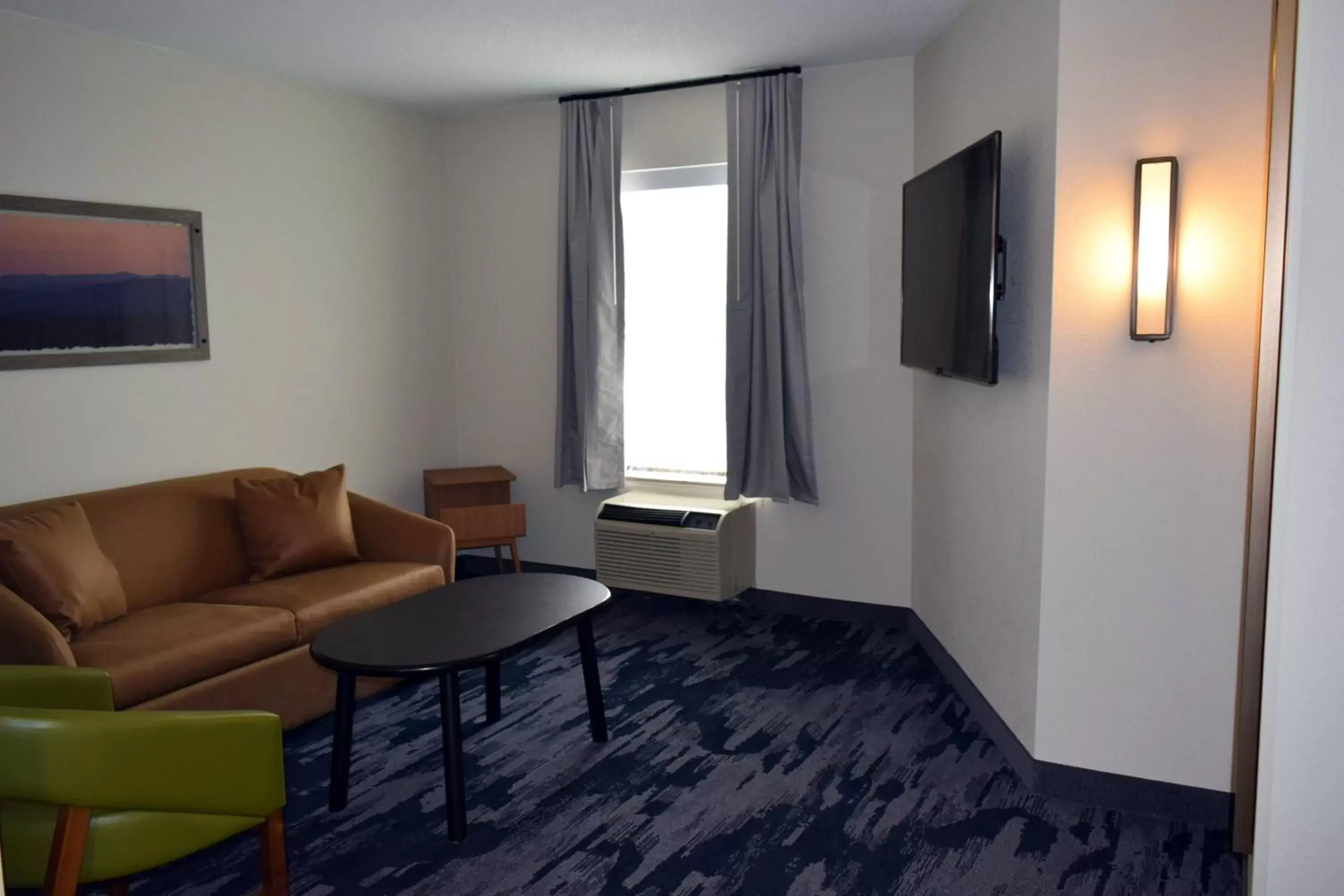 Living room, Seating Area in Fairfield by Marriott Youngstown/Austintown