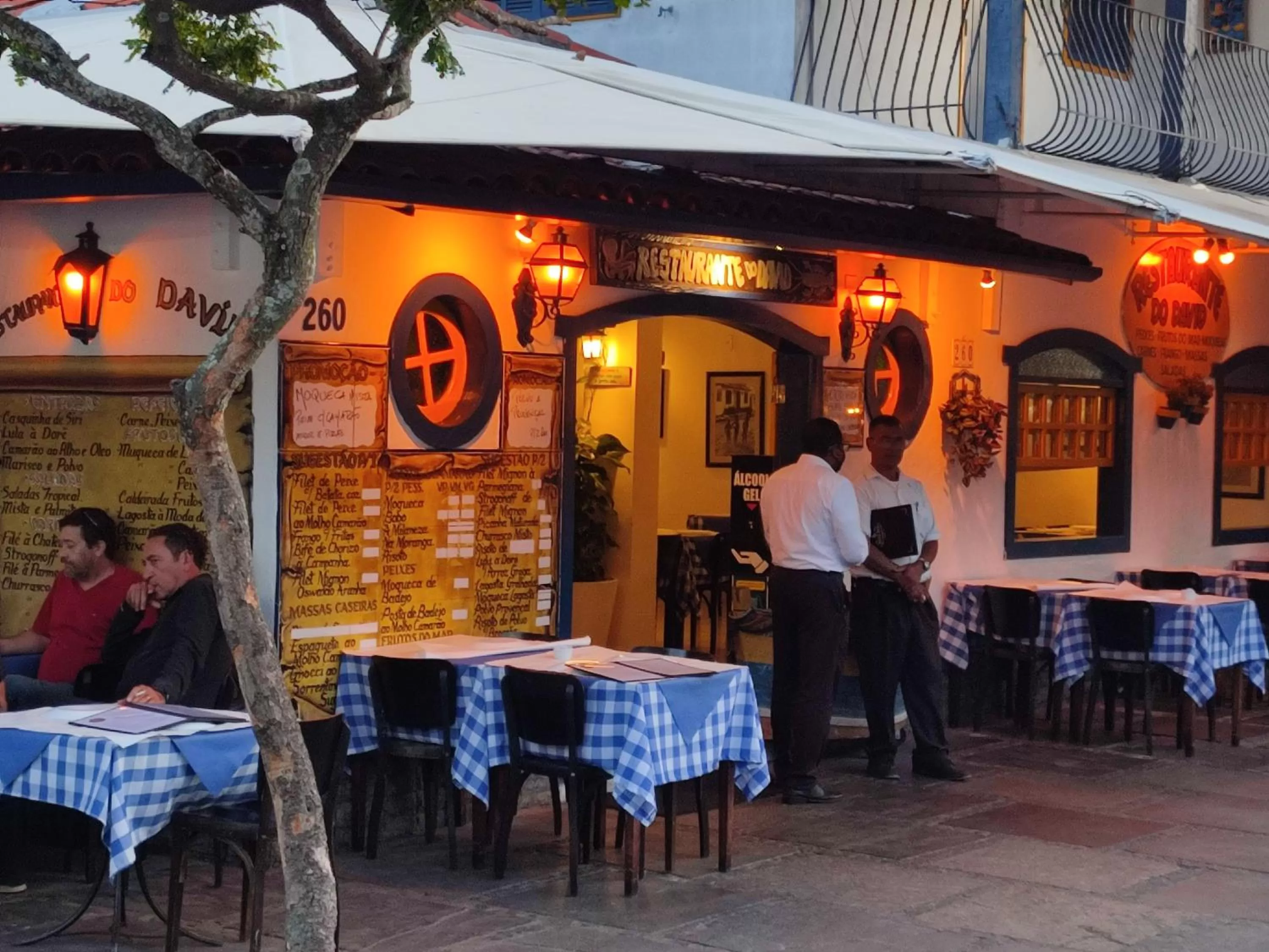 Restaurant/places to eat in Pousada L'étage