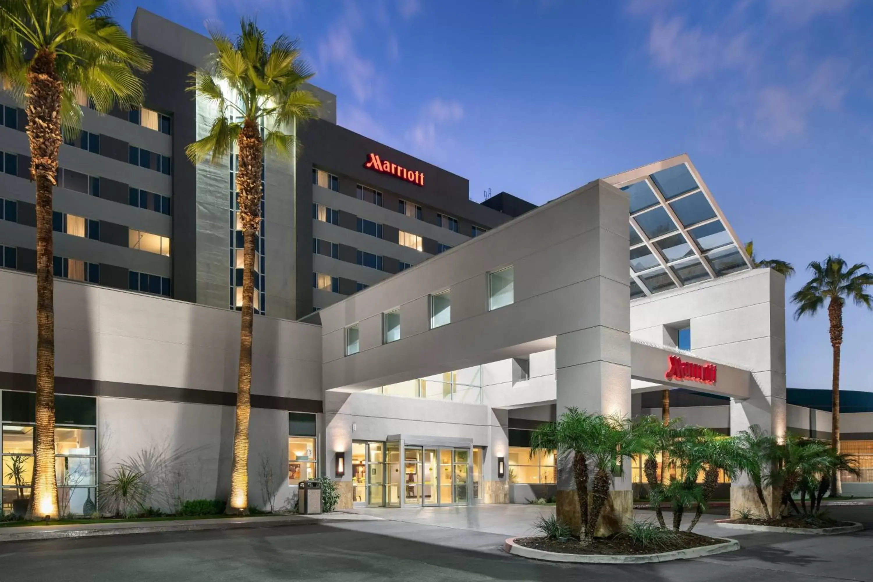 Property Building in Bakersfield Marriott at the Convention Center