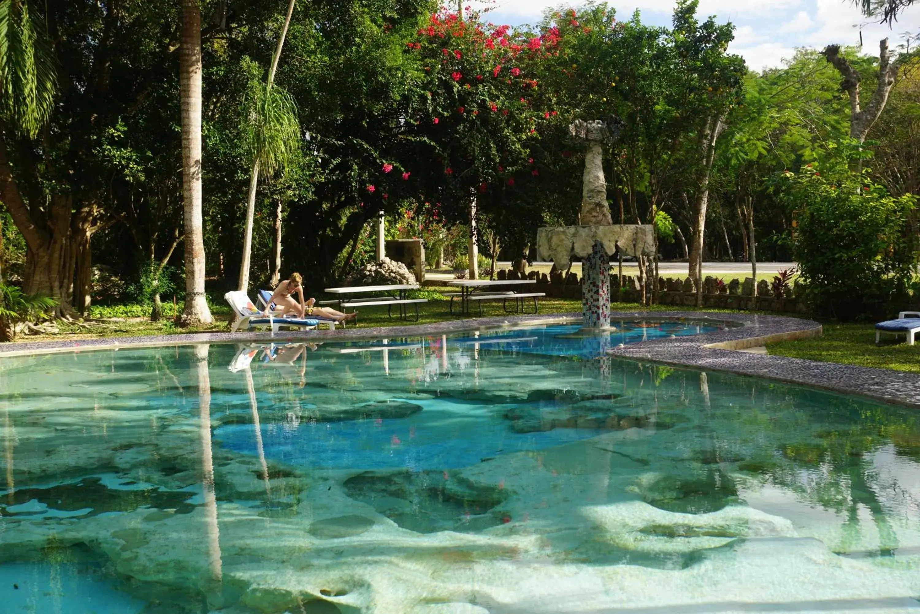 Swimming Pool in Hotel Doralba Inn Chichen