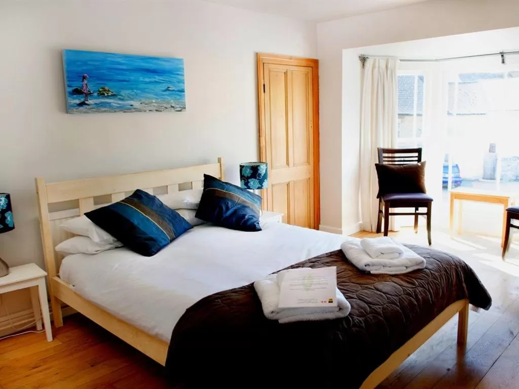 Bedroom, Bed in Wild Garlic Rooms