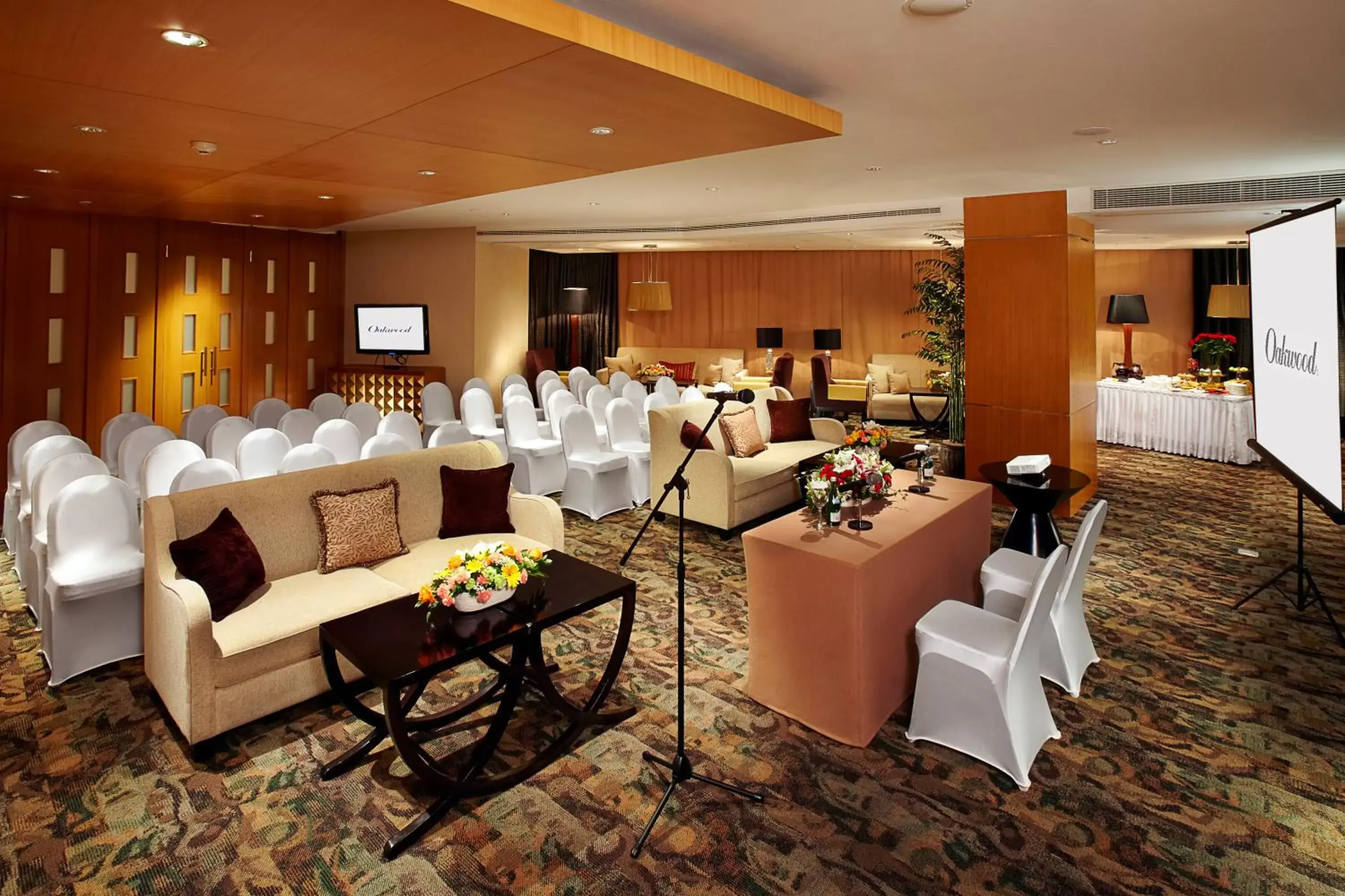 Banquet/Function facilities in Oakwood Premier Cozmo Jakarta