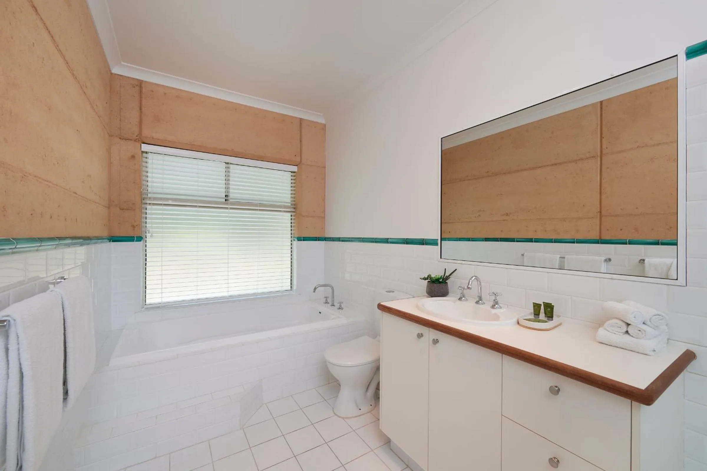 Bathroom in Eight Willows Retreat