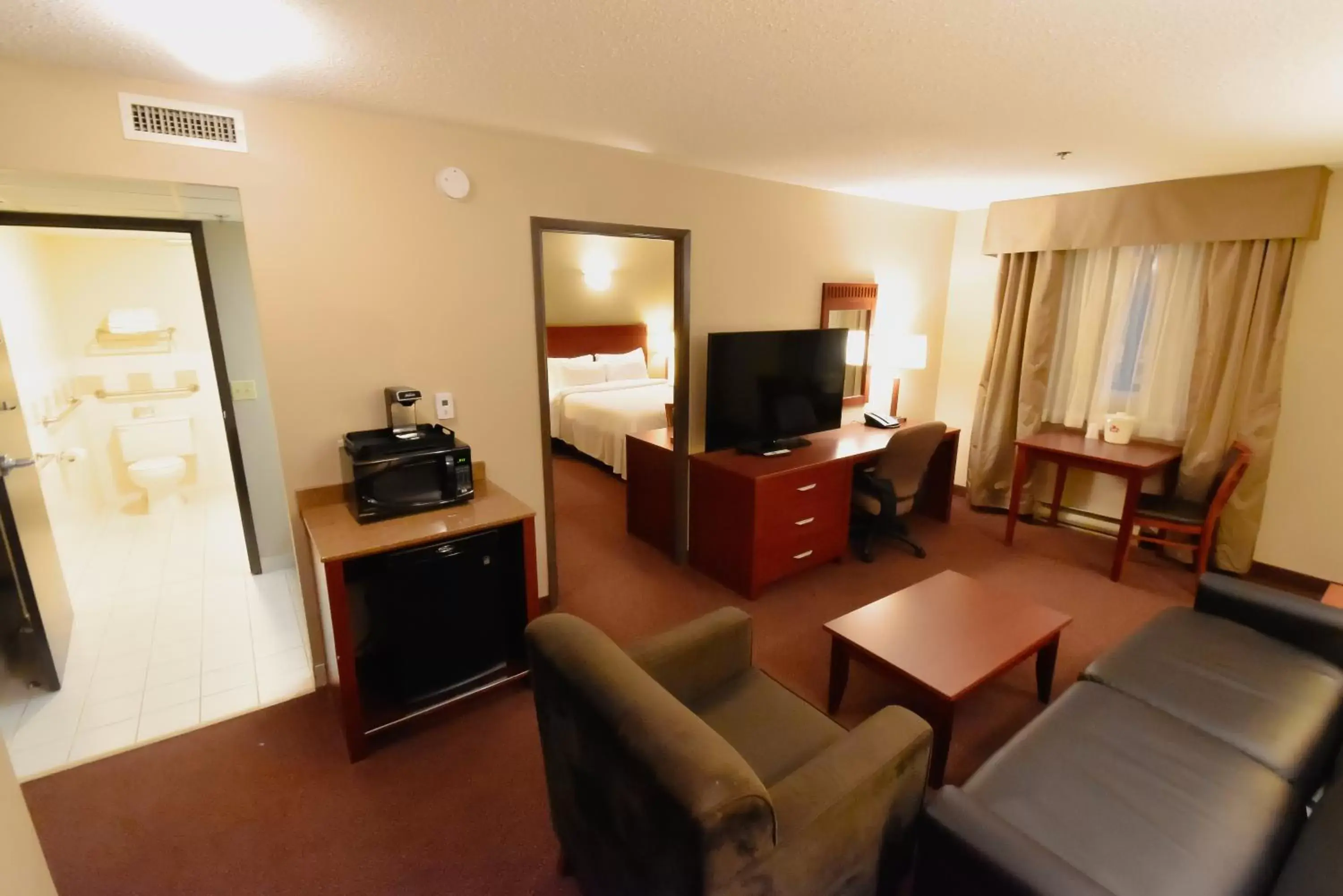 Photo of the whole room, TV/Entertainment Center in Canad Inns Destination Centre Fort Garry