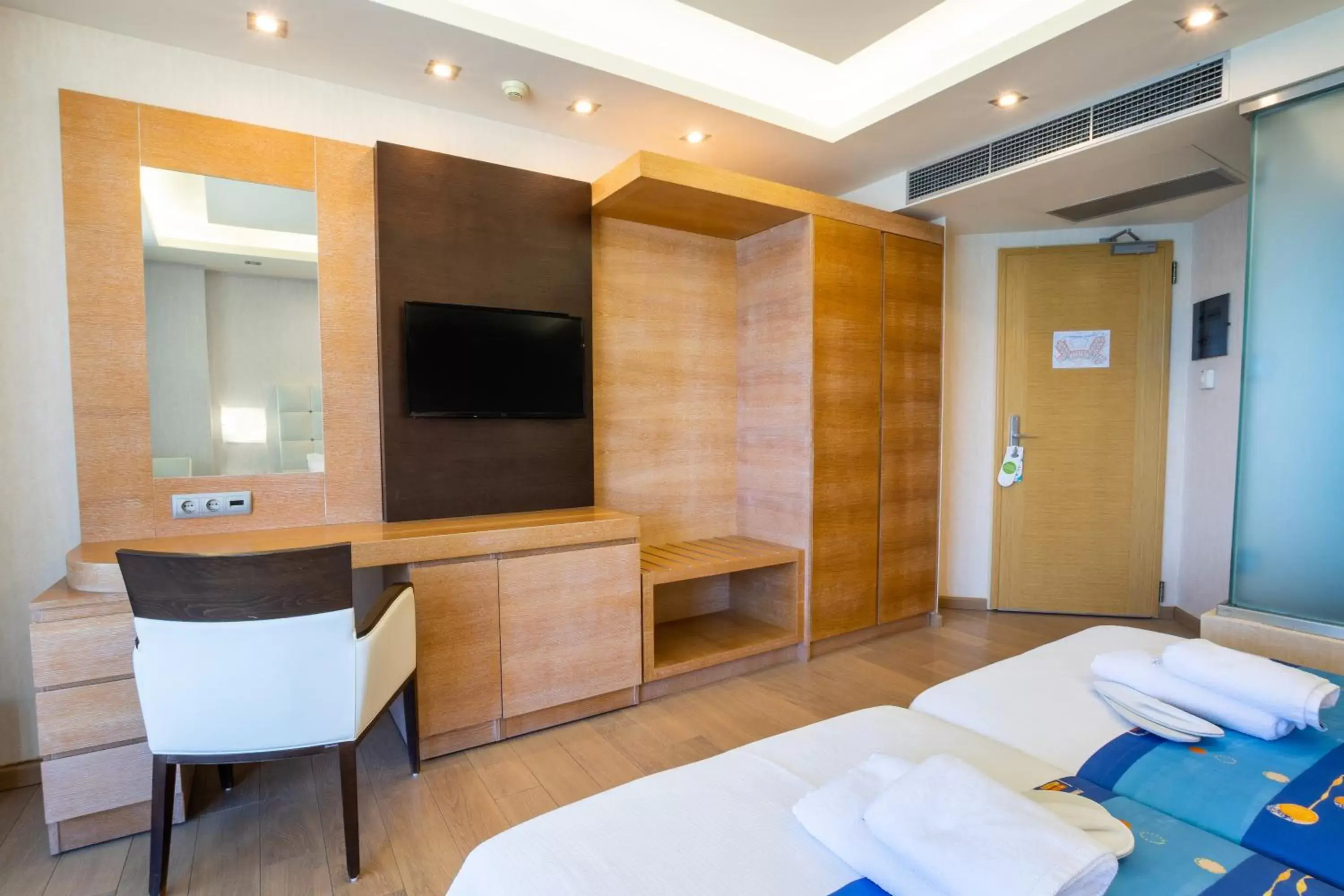 TV and multimedia, TV/Entertainment Center in Konstantinos Palace