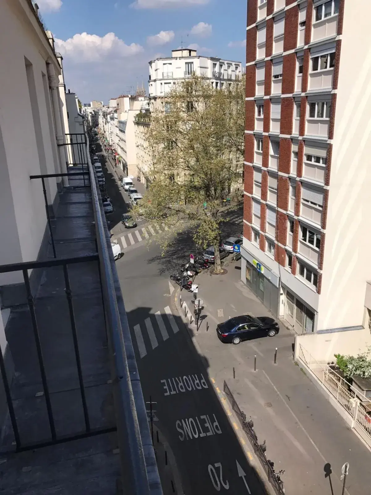Street view in Grand Hotel Nouvel Opera