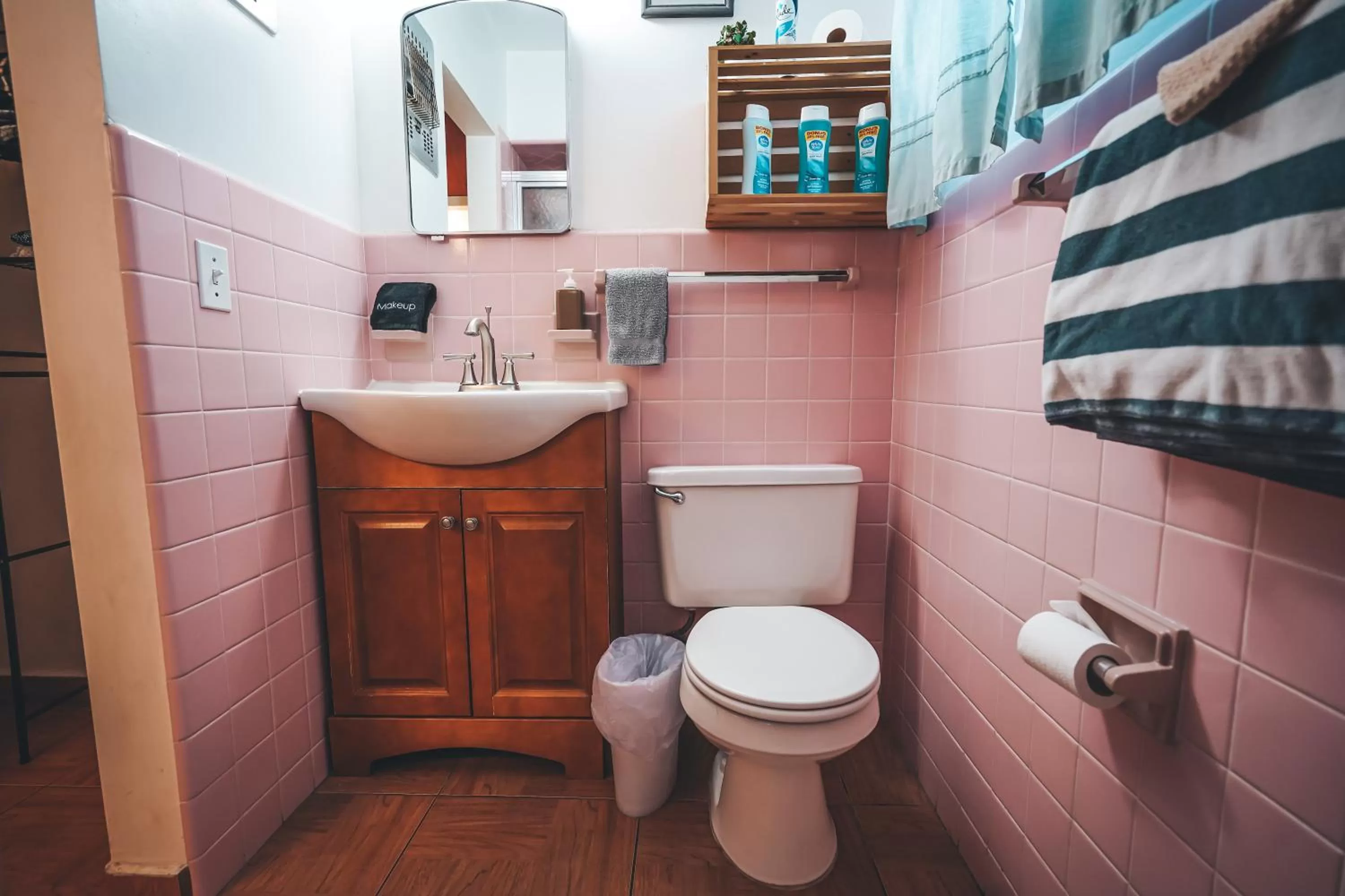 Bathroom in Hollywood Light Haven Lodge