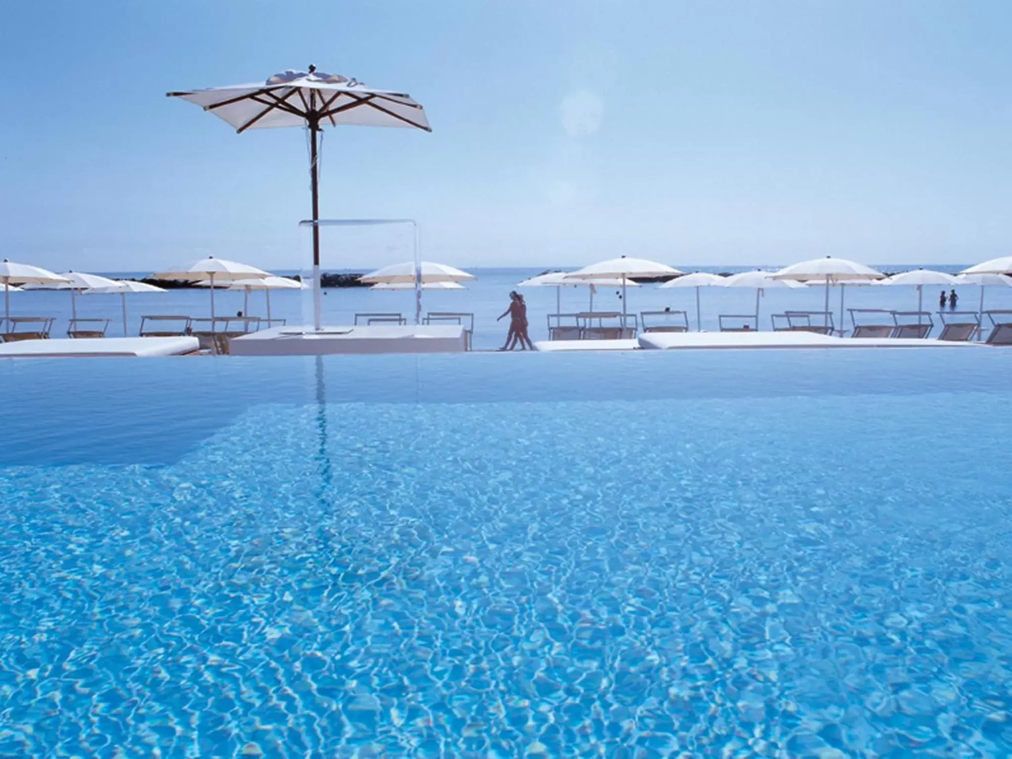 Day, Swimming Pool in Vistamare Suite