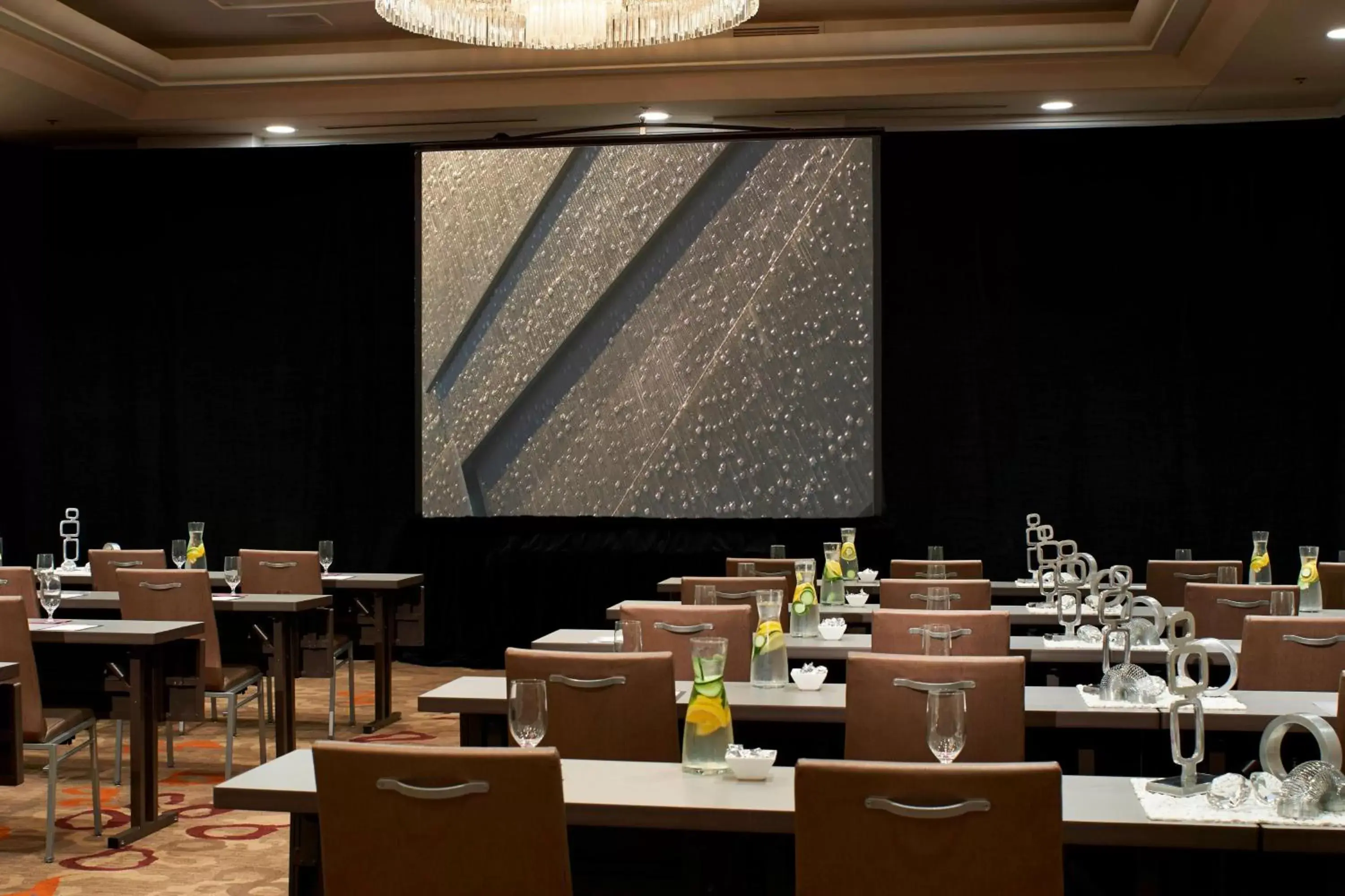 Meeting/conference room in The Baronette Renaissance Detroit-Novi Hotel