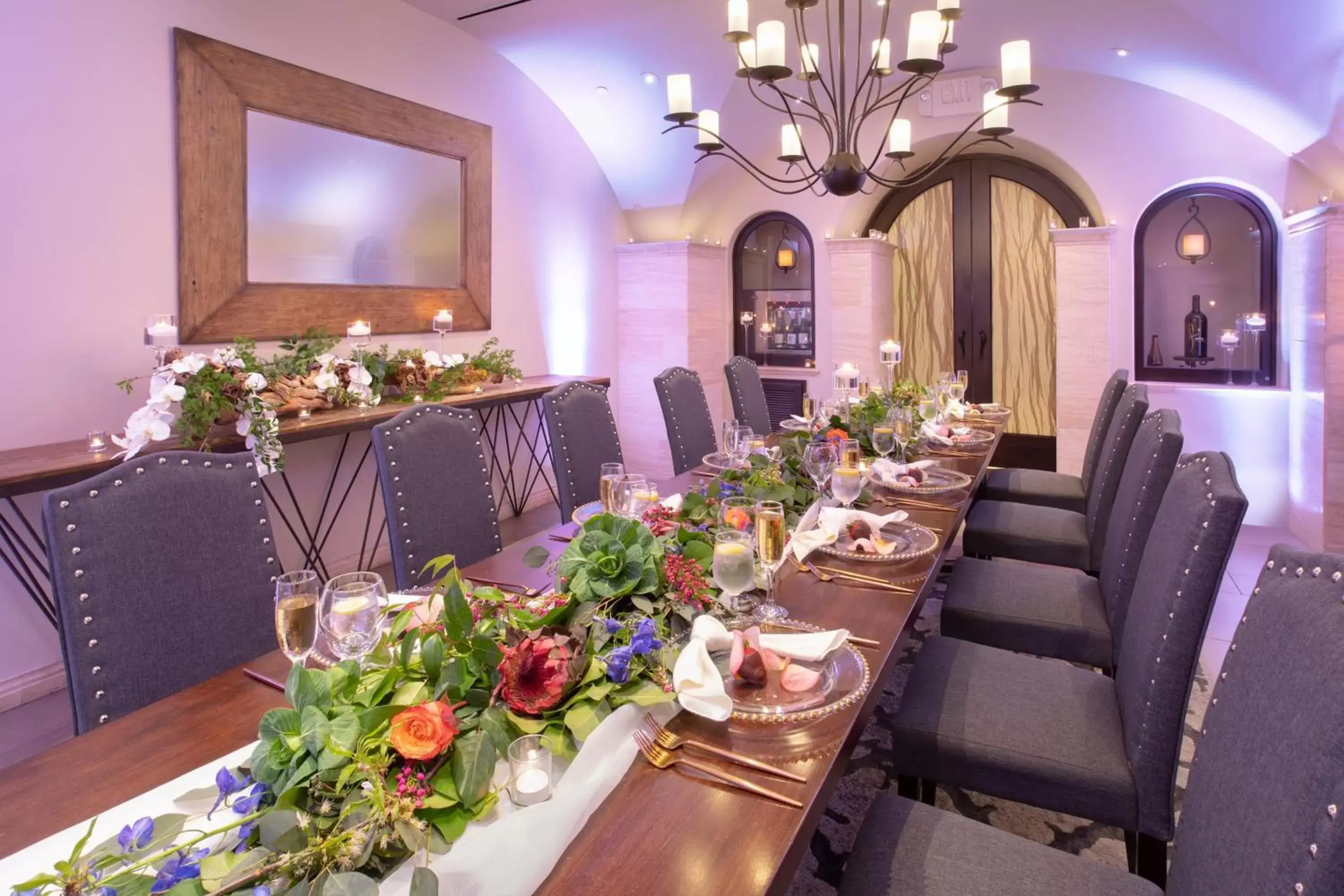 Restaurant/places to eat in Crowne Plaza Costa Mesa Orange County by IHG Restaurant/places to eat in Crowne Plaza Costa Mesa Orange County by IHG