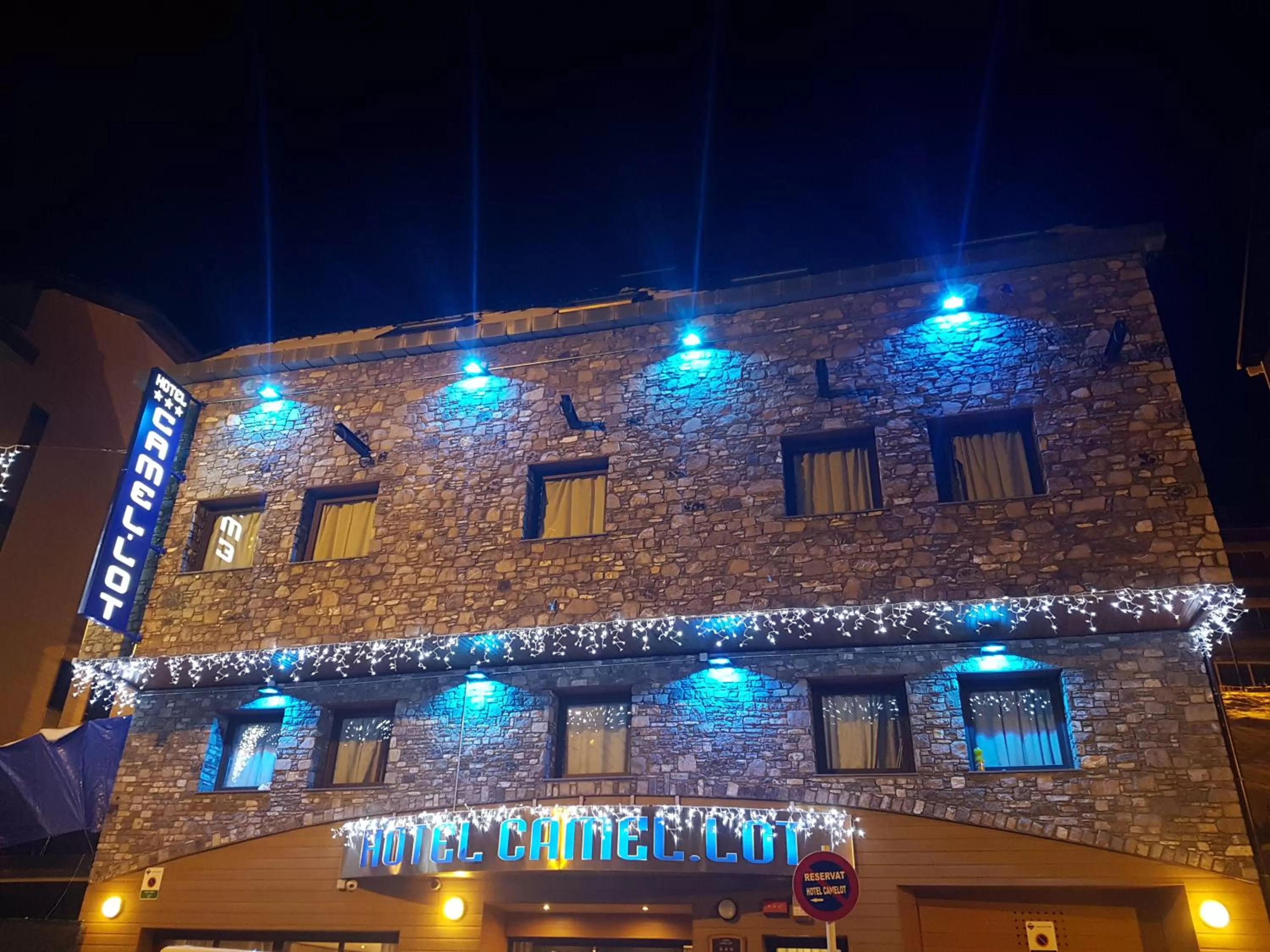 Facade/entrance in Hotel Camellot by Nexta