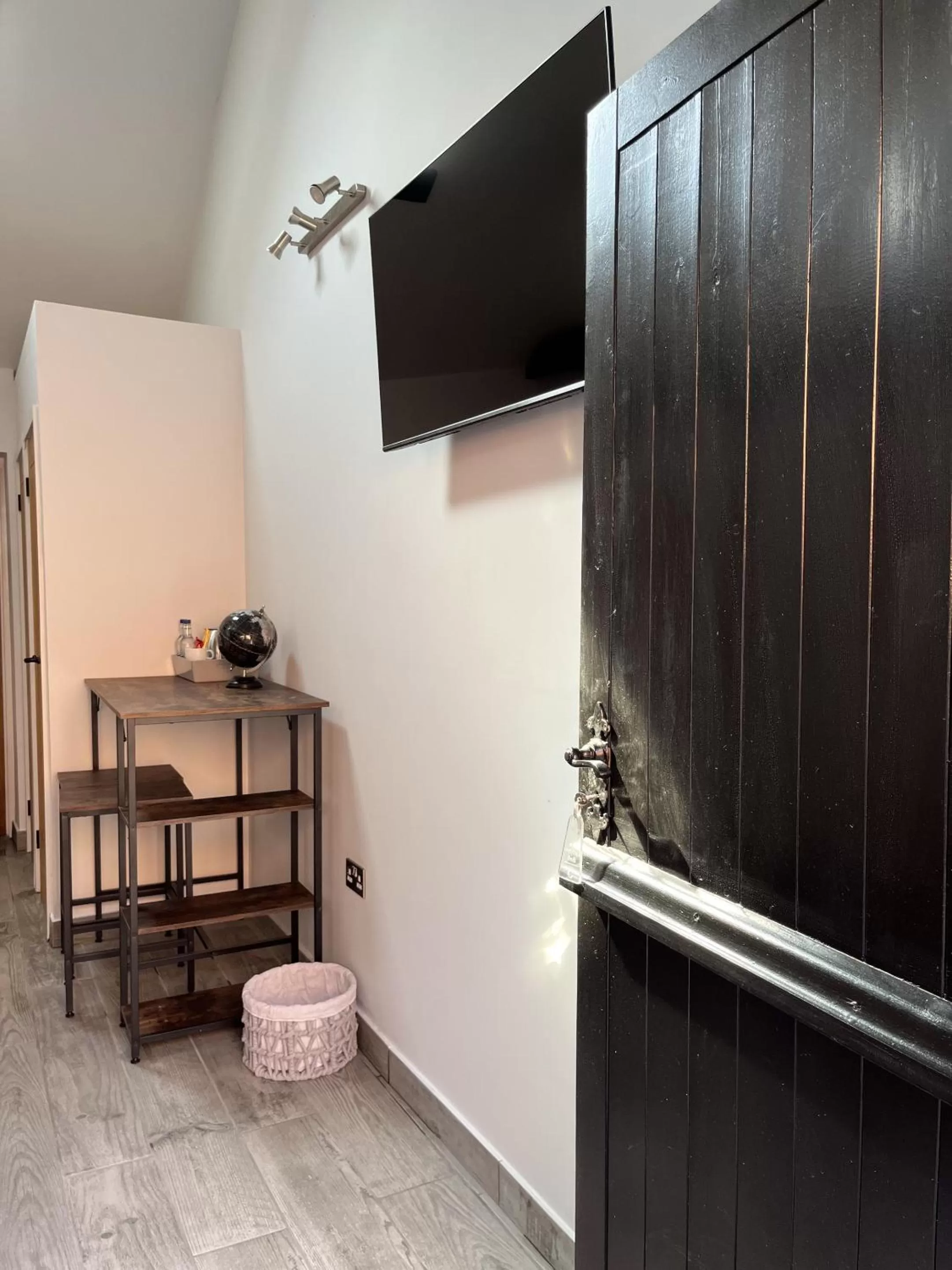 Other, TV/Entertainment Center in The Lydden Bell