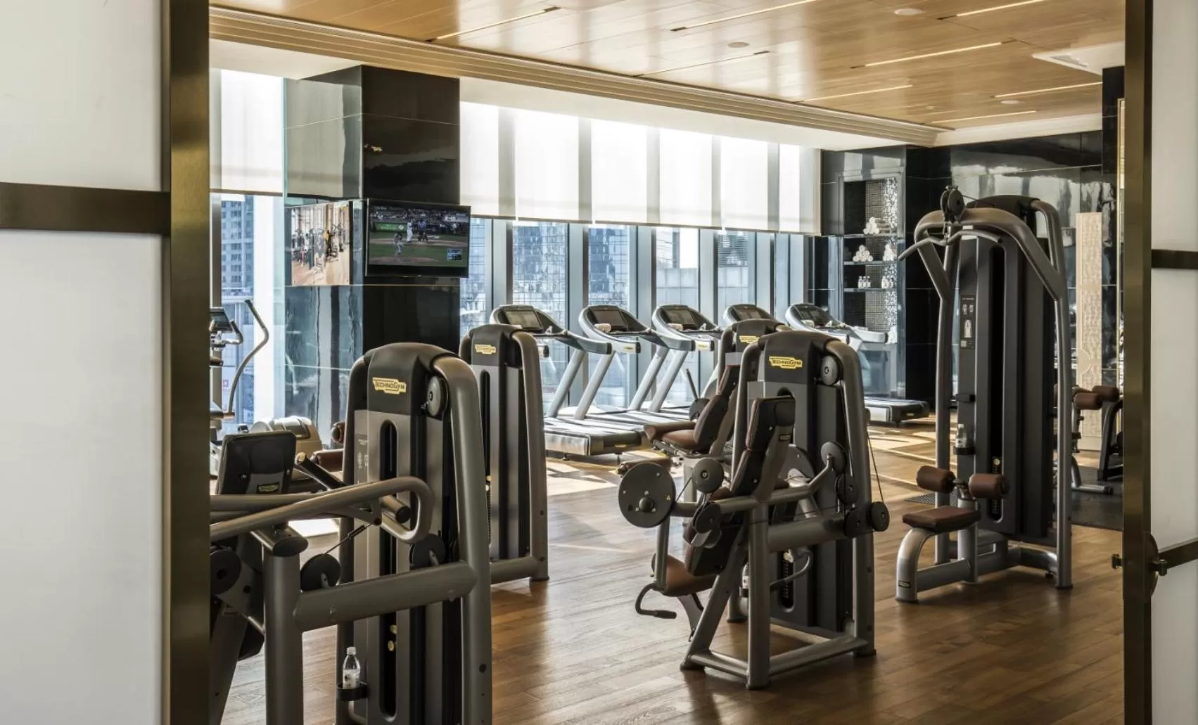 Fitness centre/facilities in Four Seasons Hotel Tianjin